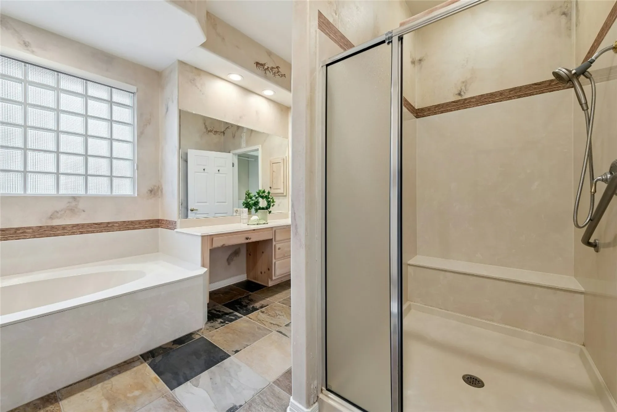 Property Slideshow image 20 of 40 | 115 golf view dr, Georgetown, TX, 78633