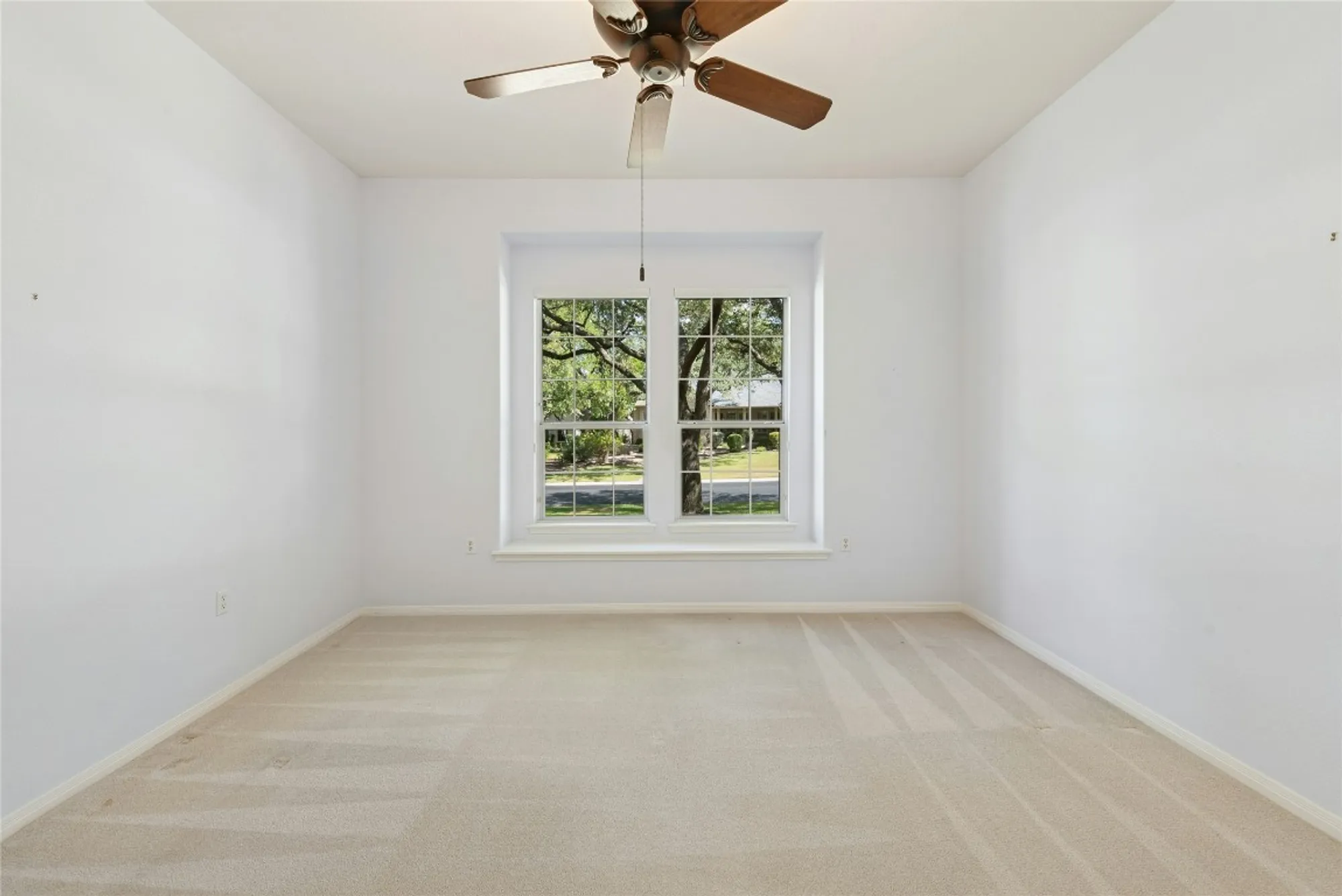 Property Slideshow image 22 of 40 | 115 golf view dr, Georgetown, TX, 78633