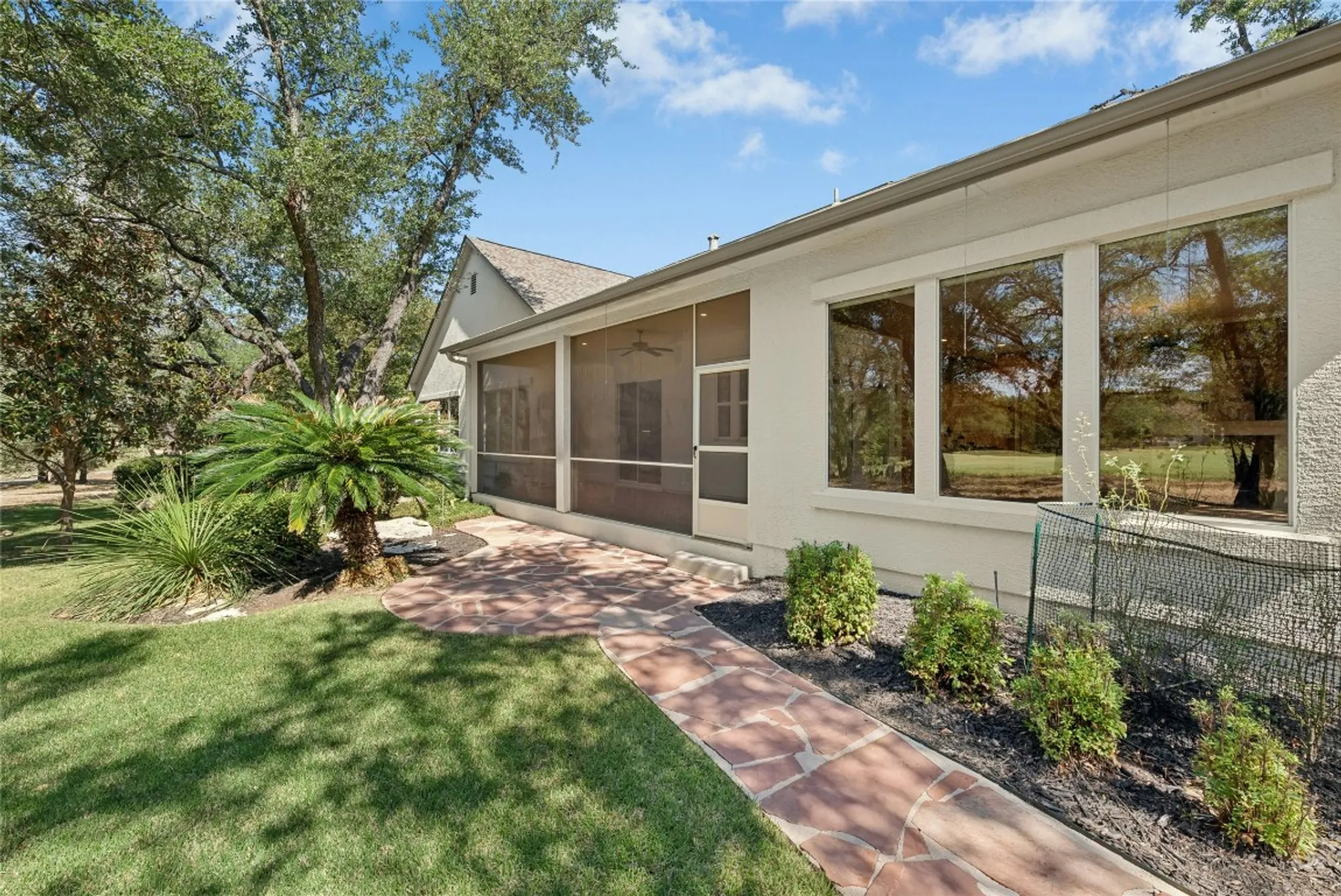 Property Slideshow image 30 of 40 | 115 golf view dr, Georgetown, TX, 78633