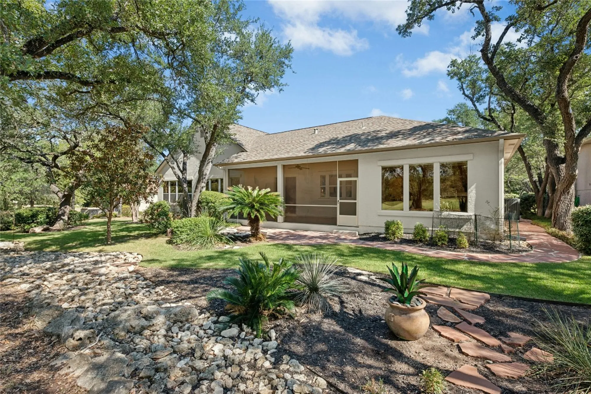 Property Slideshow image 31 of 40 | 115 golf view dr, Georgetown, TX, 78633