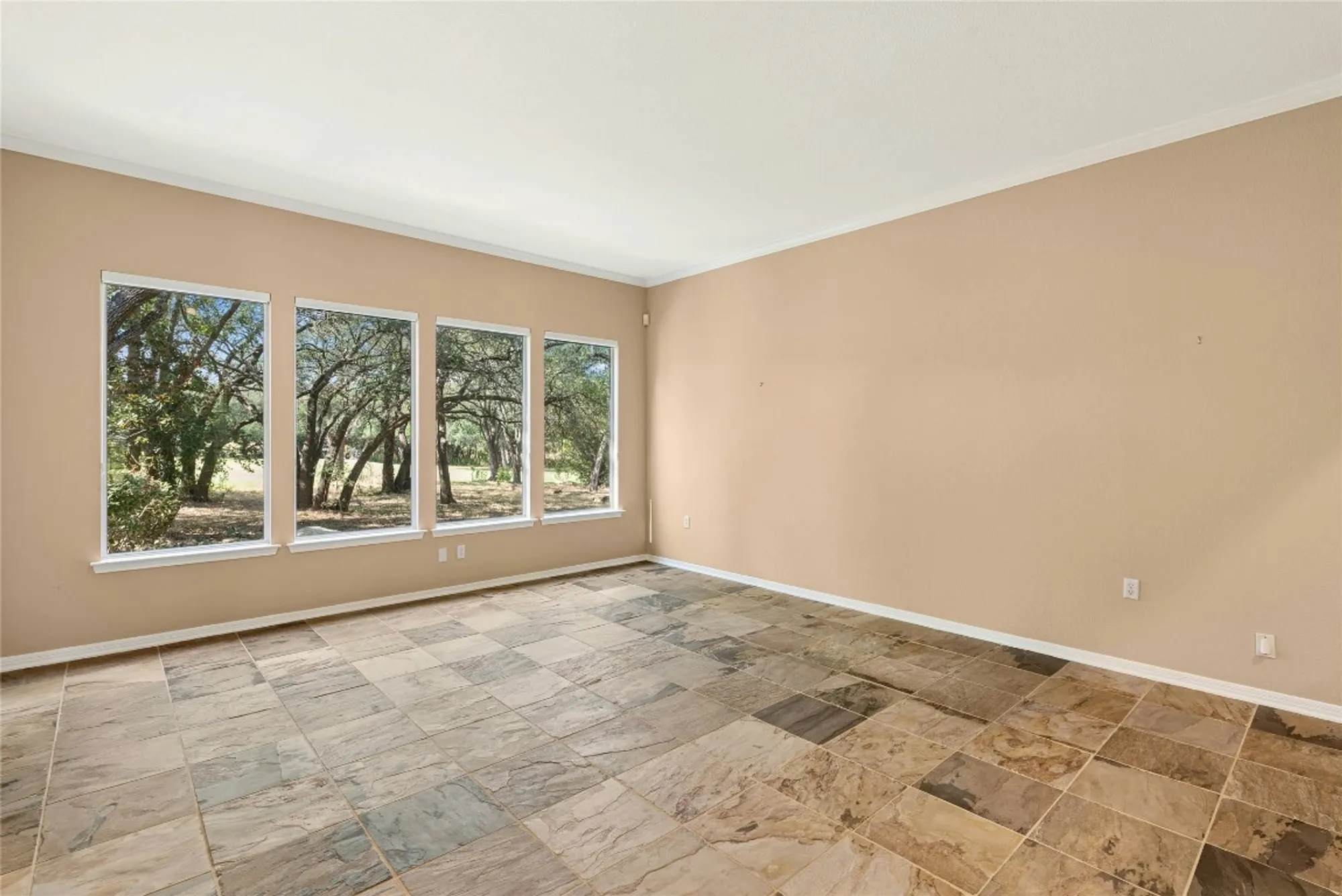 Property Slideshow image 5 of 40 | 115 golf view dr, Georgetown, TX, 78633