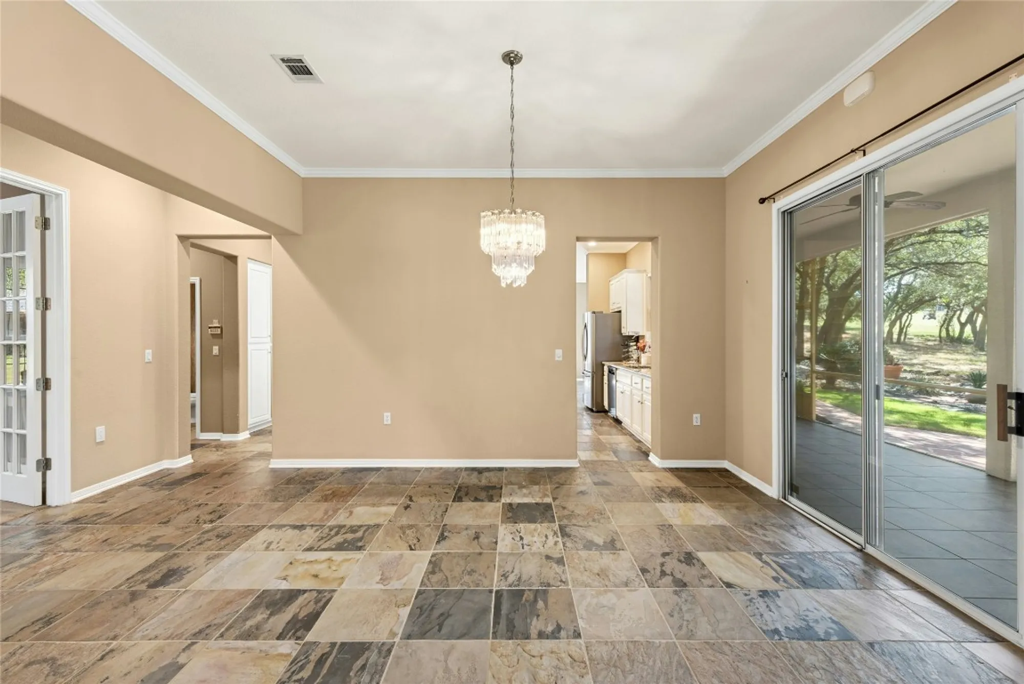 Property Slideshow image 6 of 40 | 115 golf view dr, Georgetown, TX, 78633