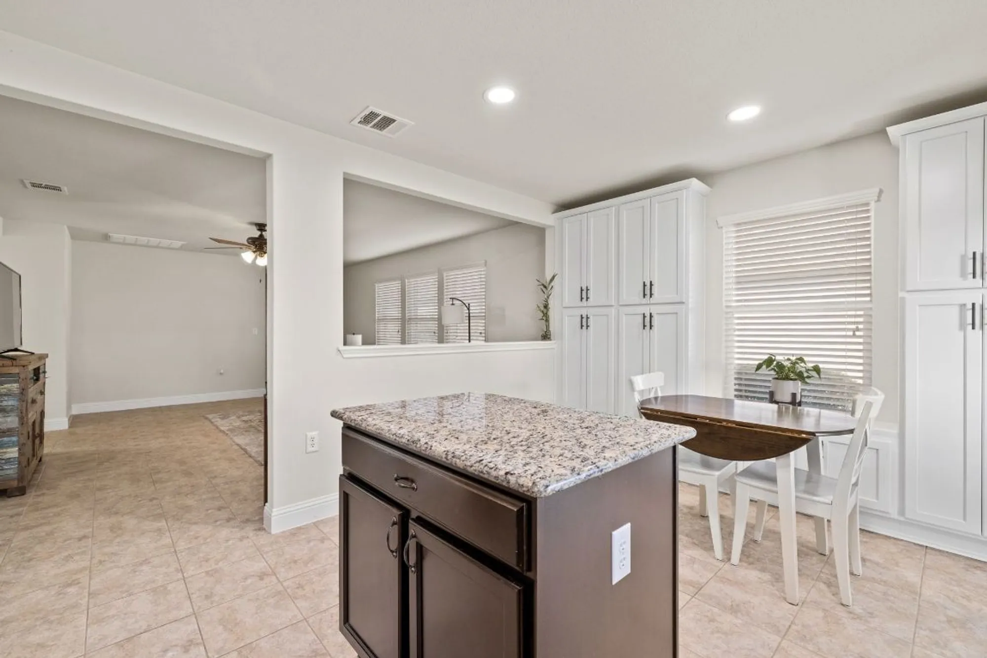 Property Slideshow image 14 of 25 | 118 alamosa creek ln, Georgetown, TX, 78633