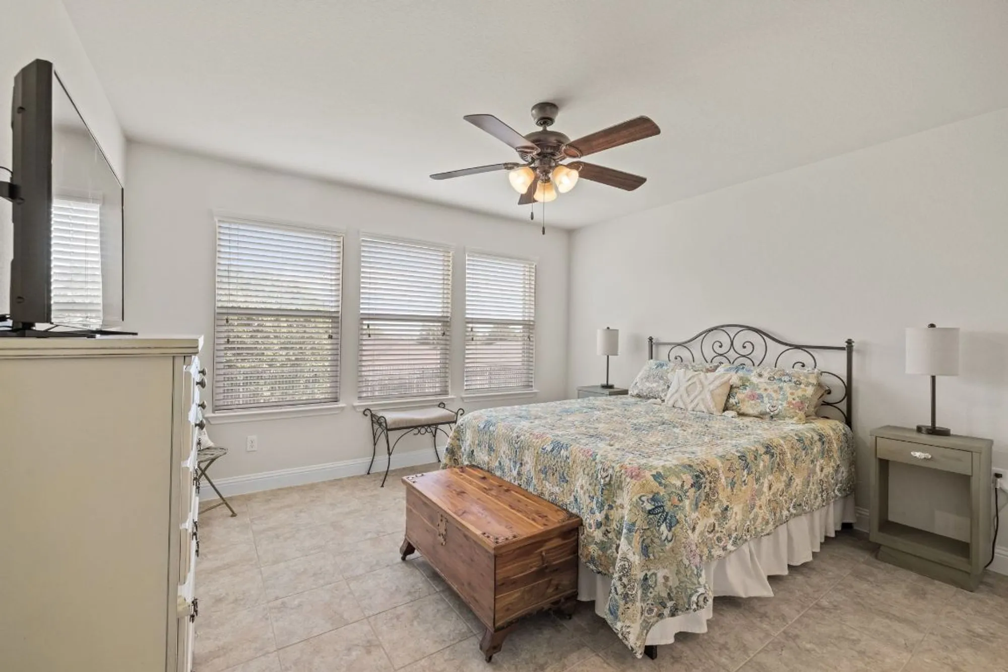 Property Slideshow image 16 of 25 | 118 alamosa creek ln, Georgetown, TX, 78633