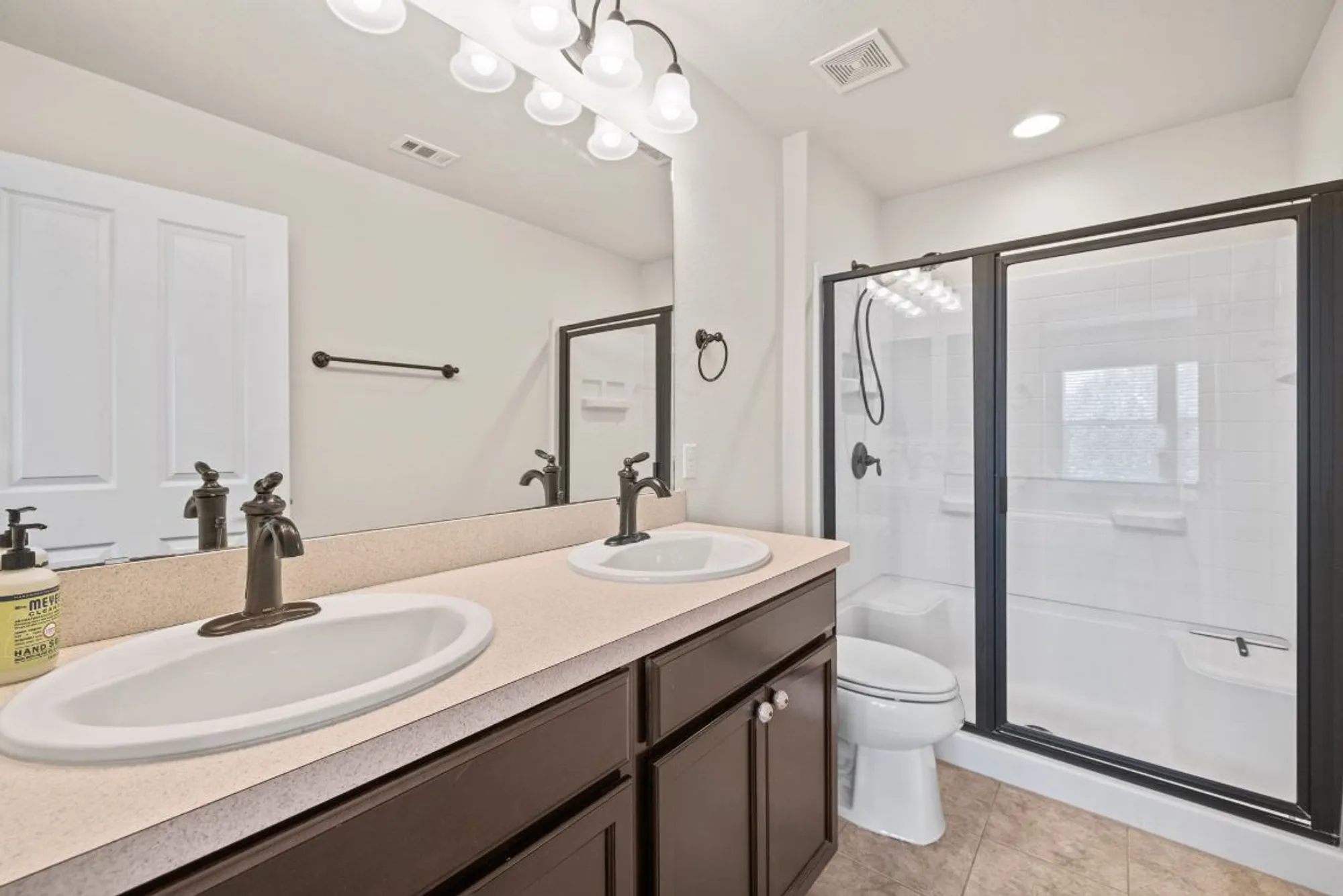 Property Slideshow image 18 of 25 | 118 alamosa creek ln, Georgetown, TX, 78633