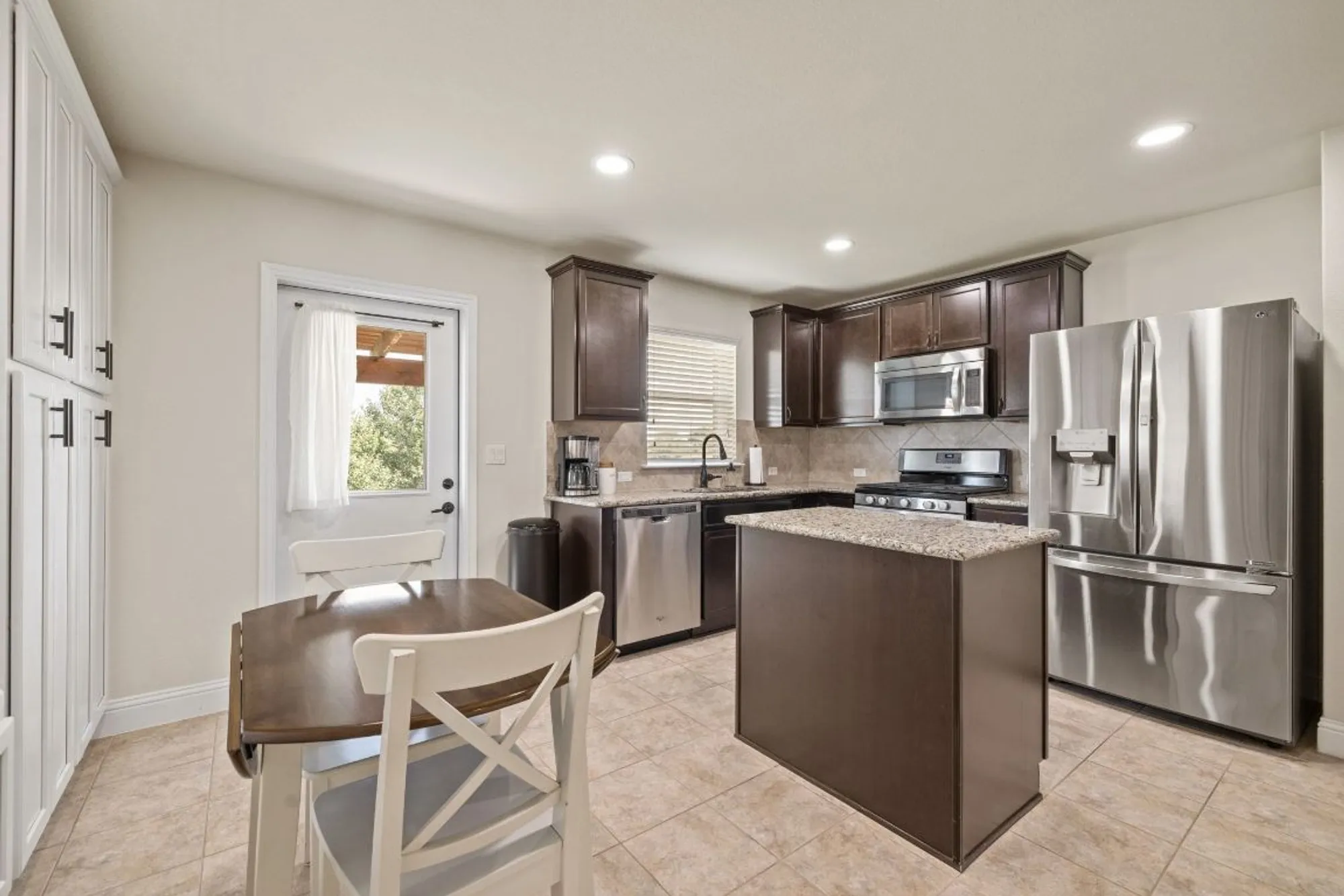Property Slideshow image 11 of 25 | 118 alamosa creek ln, Georgetown, TX, 78633