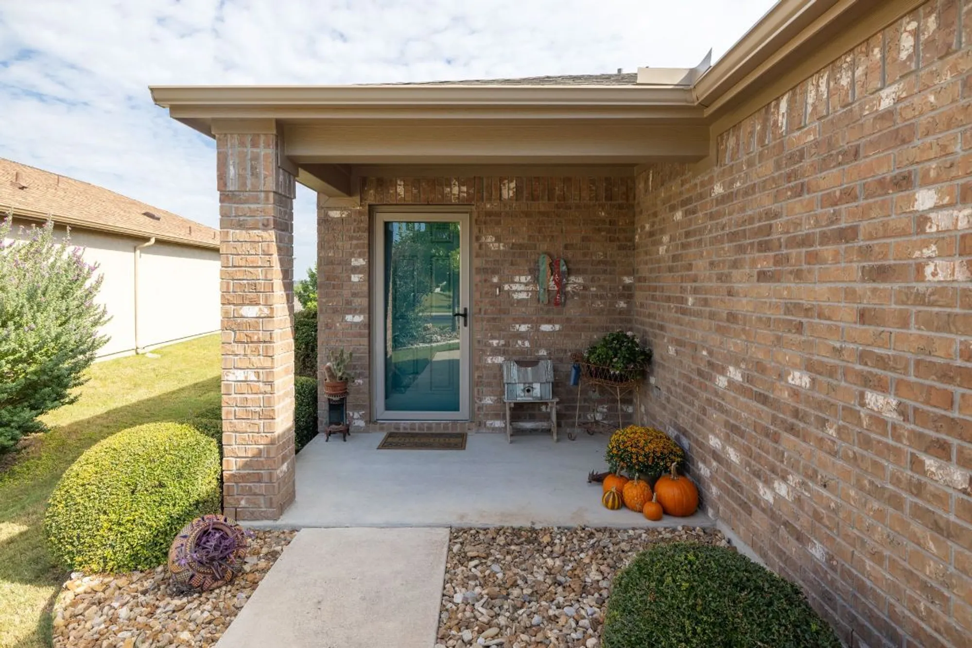 Property Slideshow image 3 of 25 | 118 alamosa creek ln, Georgetown, TX, 78633