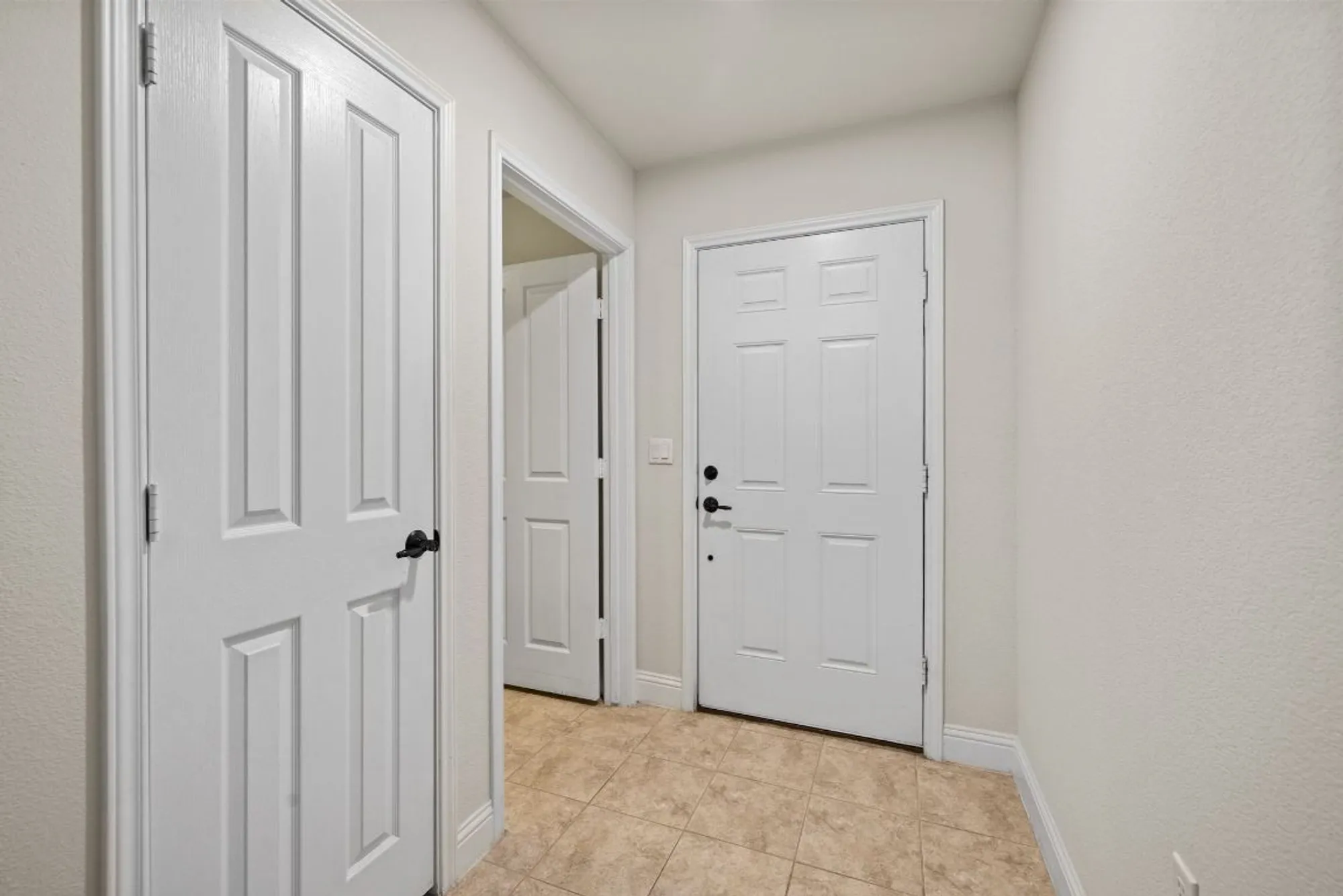 Property Slideshow image 4 of 25 | 118 alamosa creek ln, Georgetown, TX, 78633