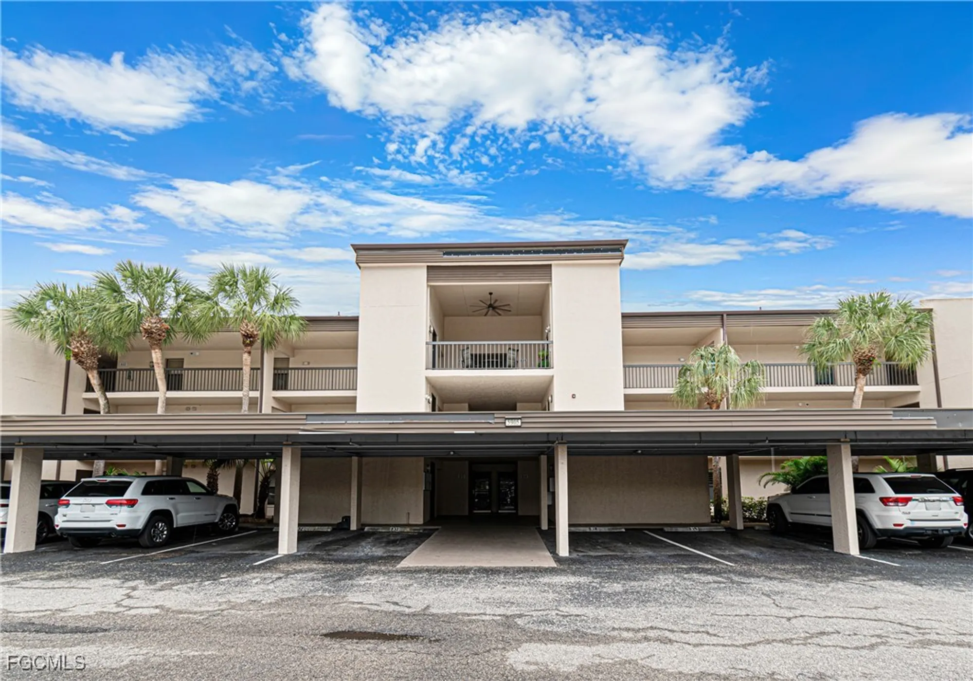 Property Slideshow image 1 of 50 | 5905 trailwinds dr 824, Fort Myers, FL, 33907