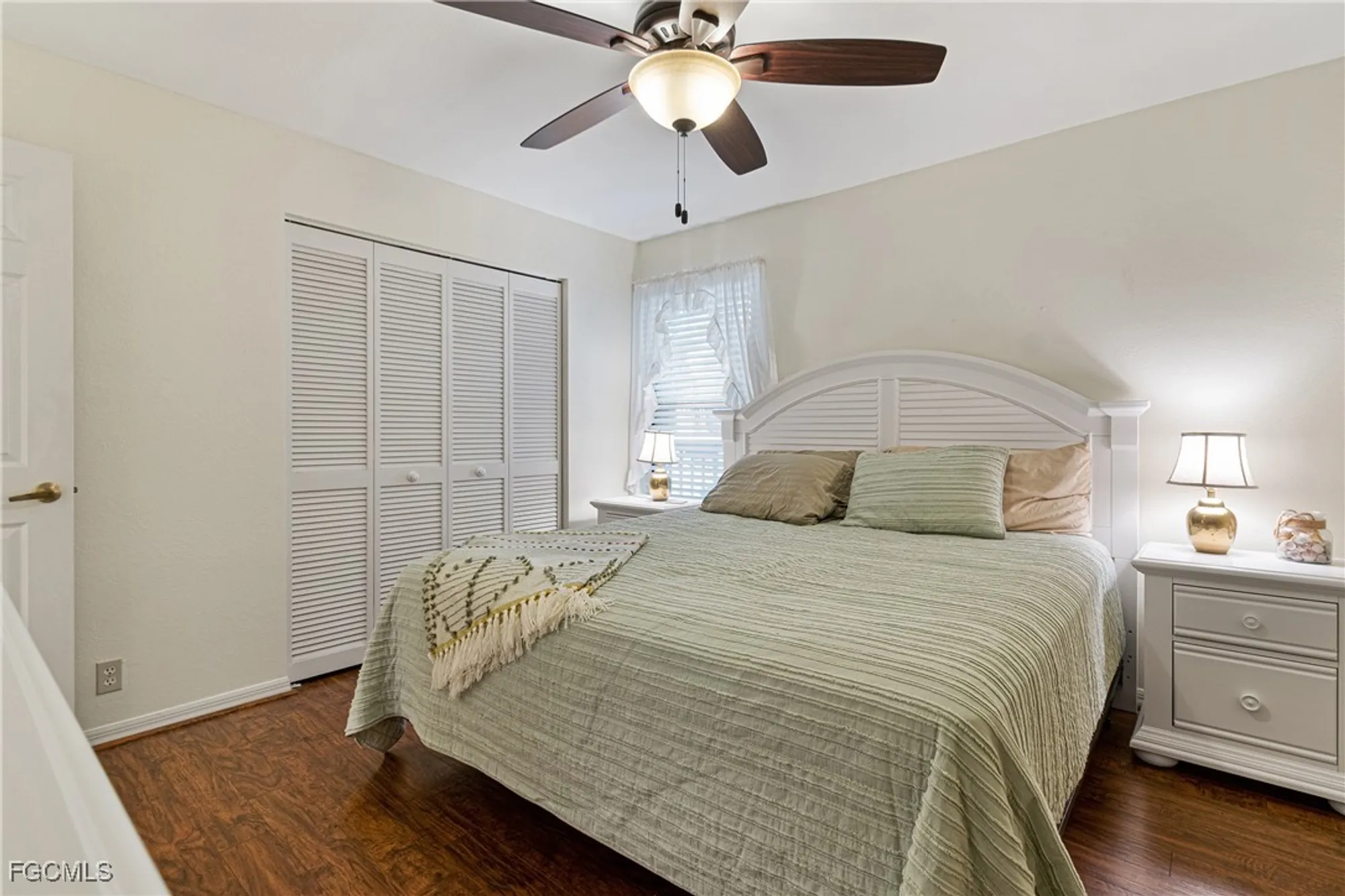 Property Slideshow image 7 of 50 | 5905 trailwinds dr 824, Fort Myers, FL, 33907