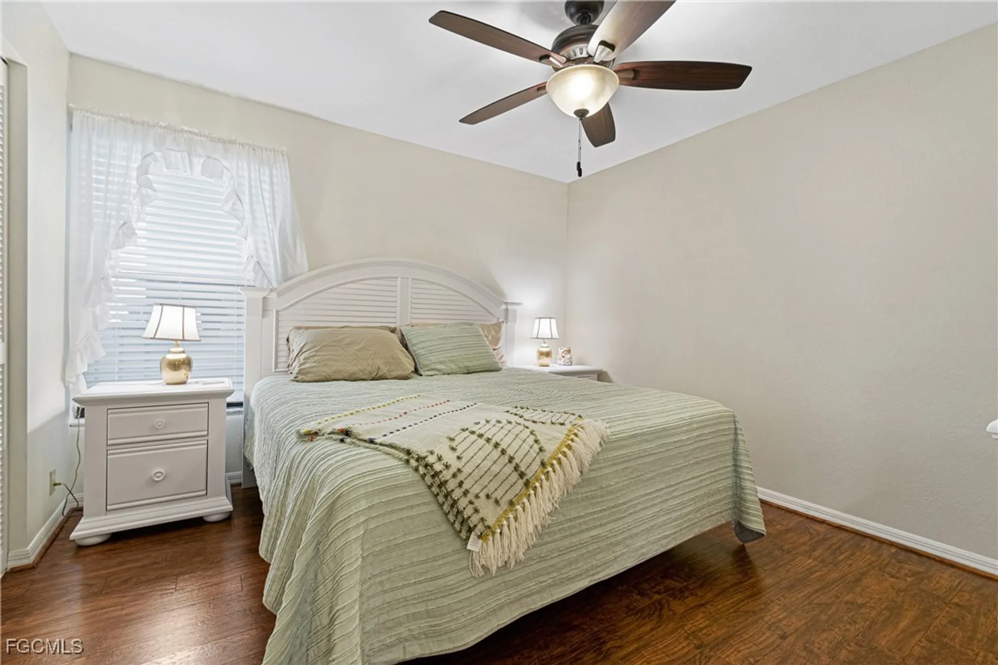 Property Slideshow image 8 of 50 | 5905 trailwinds dr 824, Fort Myers, FL, 33907