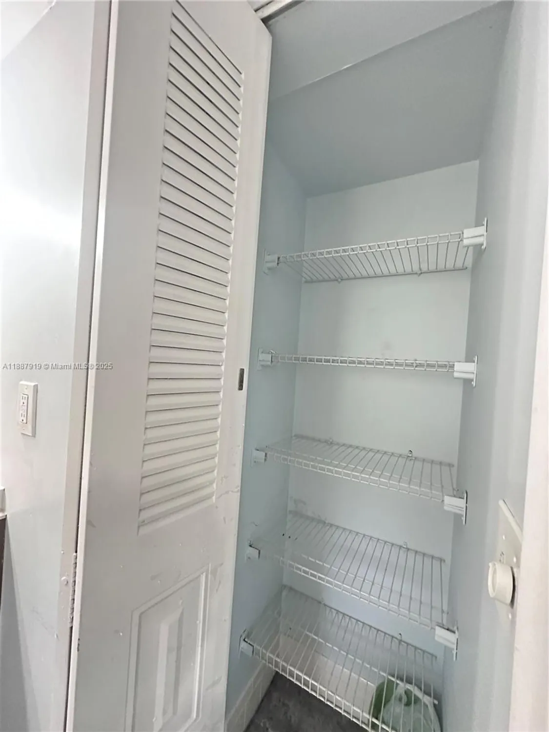 Property Slideshow image 20 of 28 | 850 sw 133rd ter b318, Pembroke Pines, FL, 33027