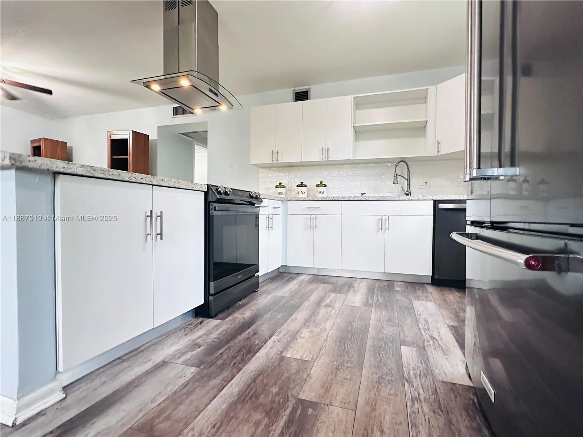 Property Slideshow image 4 of 28 | 850 sw 133rd ter b318, Pembroke Pines, FL, 33027