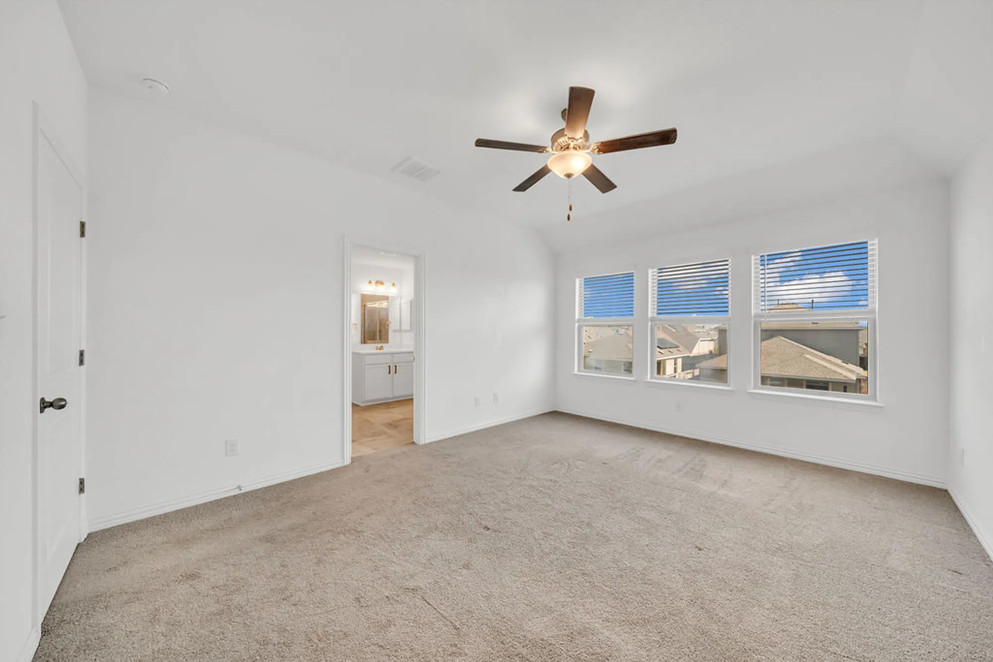 Property Slideshow image 15 of 26 | 2050 egret ave, New Braunfels, TX, 78132