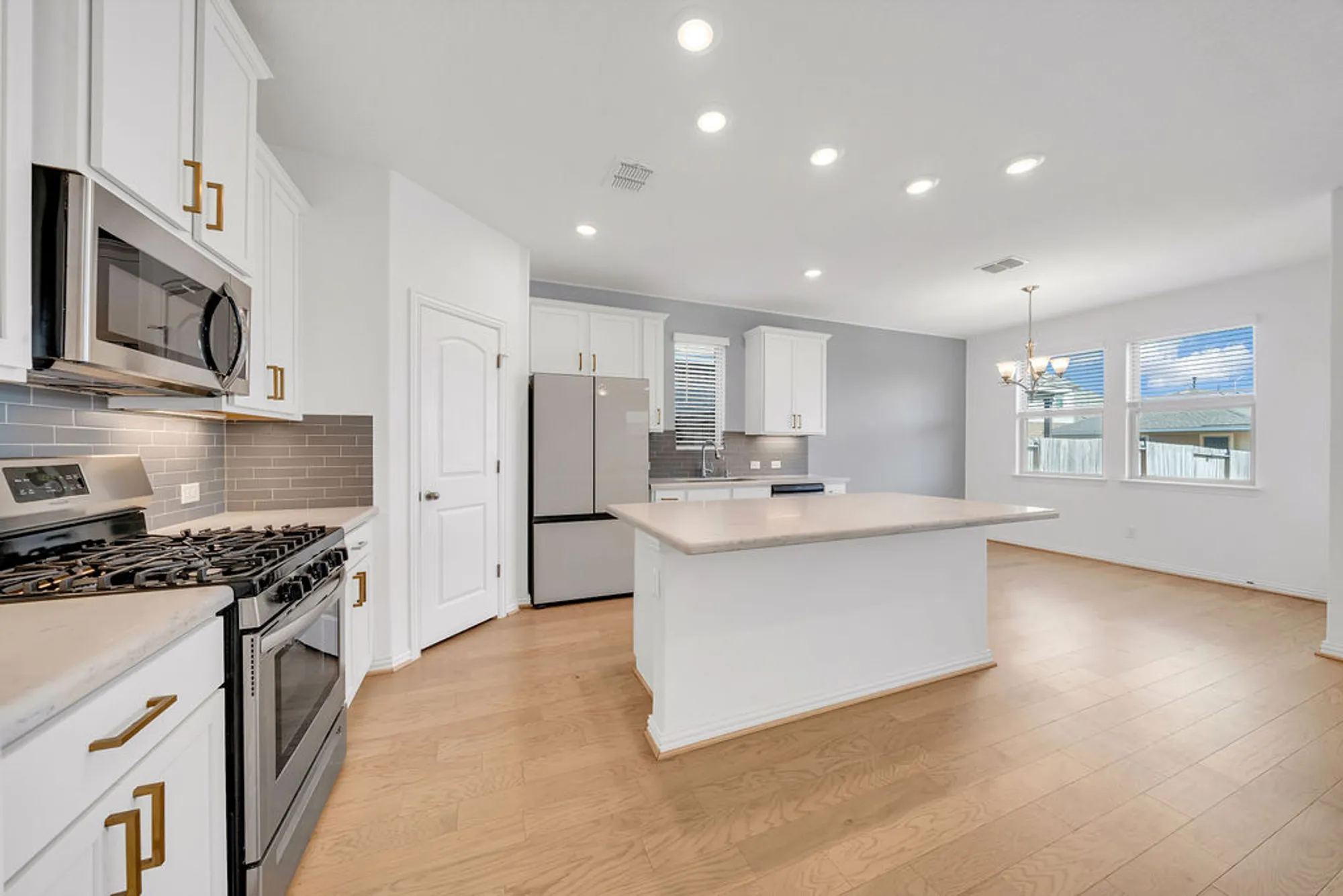 Property Slideshow image 4 of 26 | 2050 egret ave, New Braunfels, TX, 78132