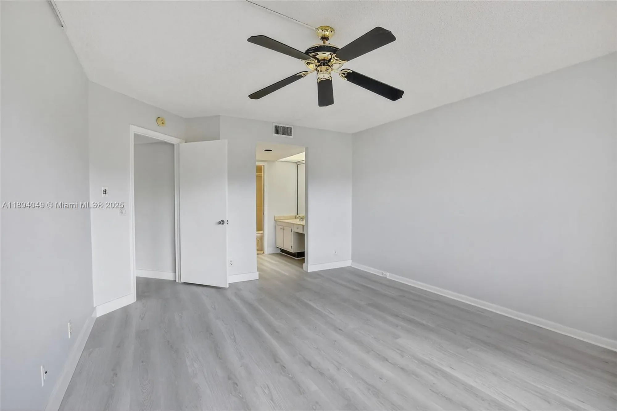Property Slideshow image 19 of 44 | 701 sw 128th ave 111f, Pembroke Pines, FL, 33027