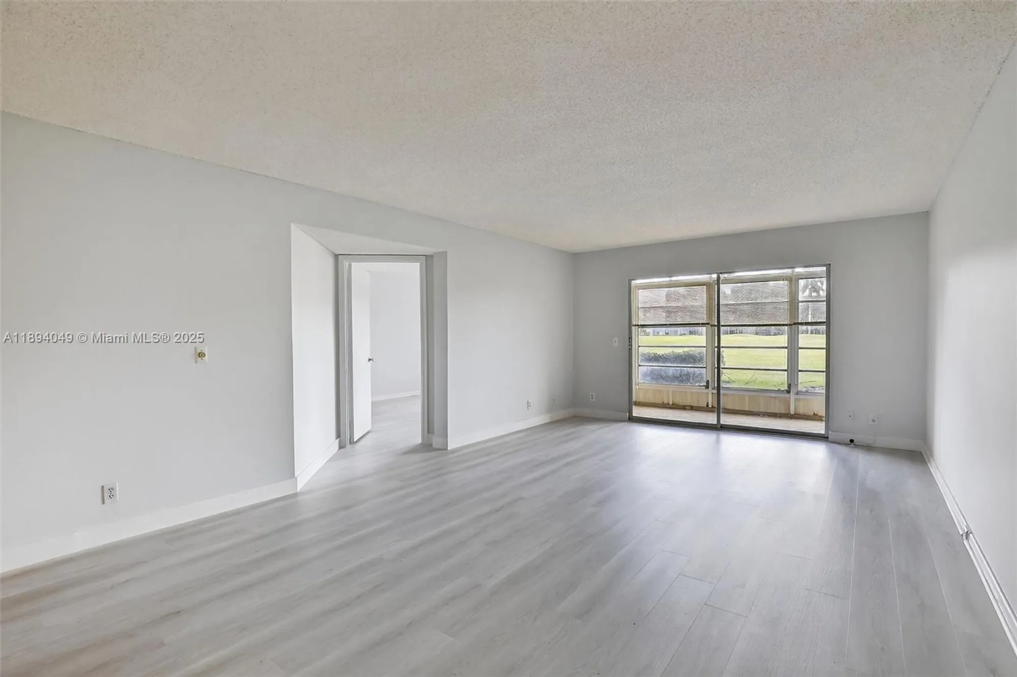 Property Slideshow image 12 of 44 | 701 sw 128th ave 111f, Pembroke Pines, FL, 33027