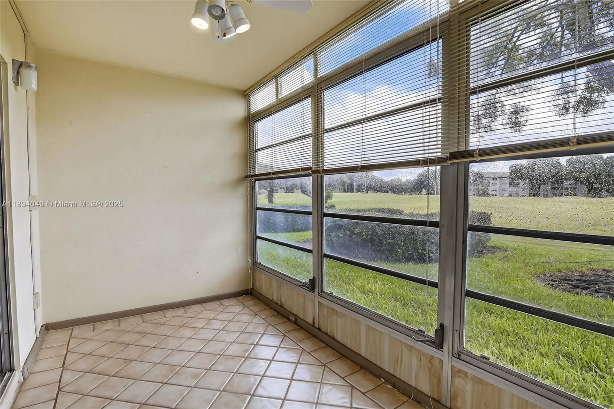 Property Slideshow image 31 of 44 | 701 sw 128th ave 111f, Pembroke Pines, FL, 33027