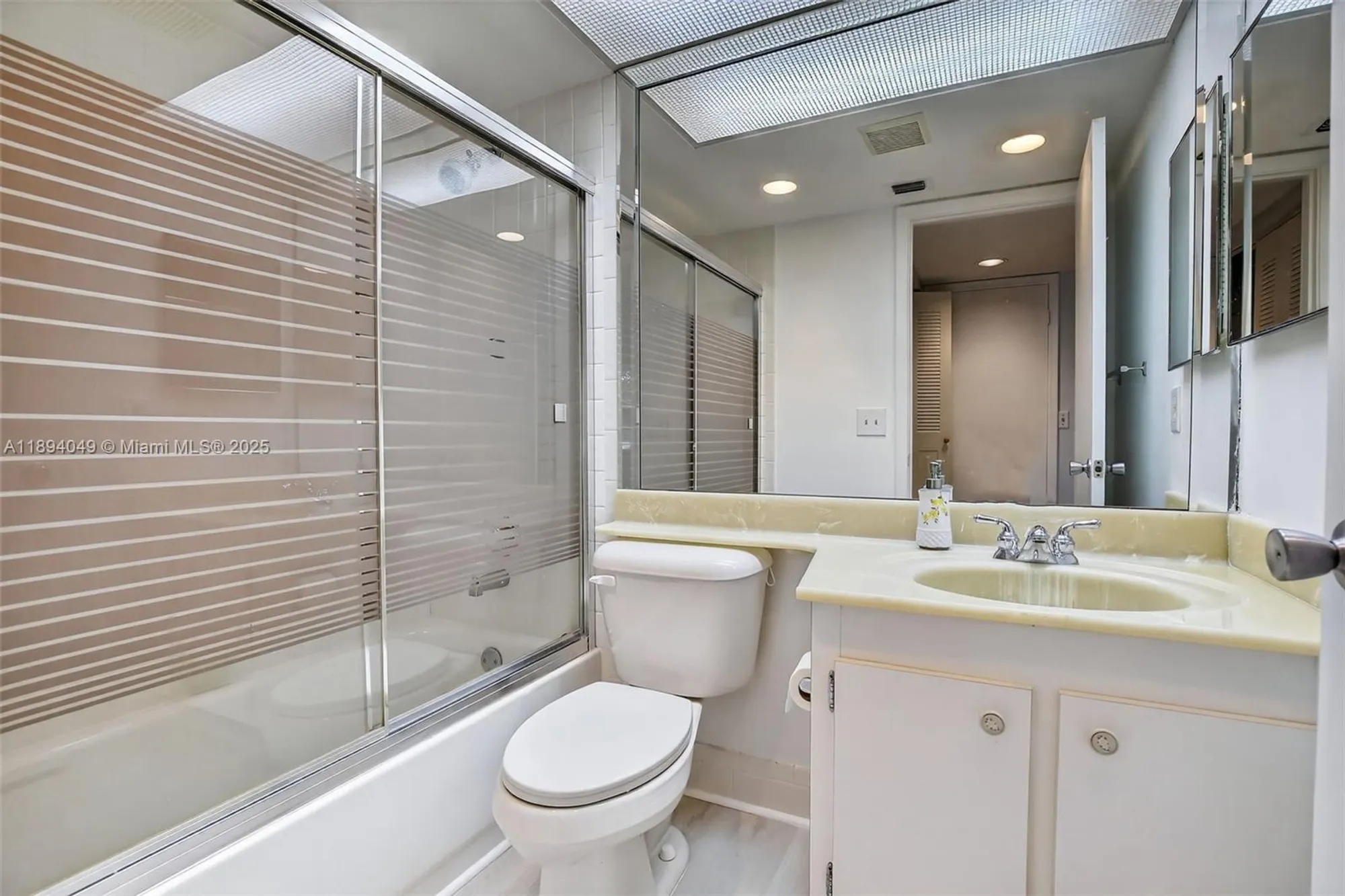 Property Slideshow image 33 of 44 | 701 sw 128th ave 111f, Pembroke Pines, FL, 33027