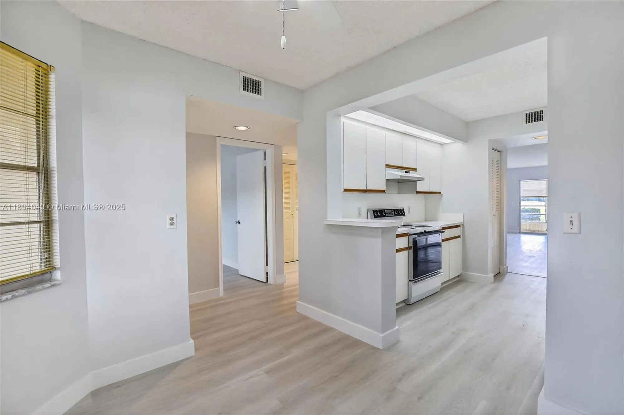 Property Slideshow image 9 of 44 | 701 sw 128th ave 111f, Pembroke Pines, FL, 33027