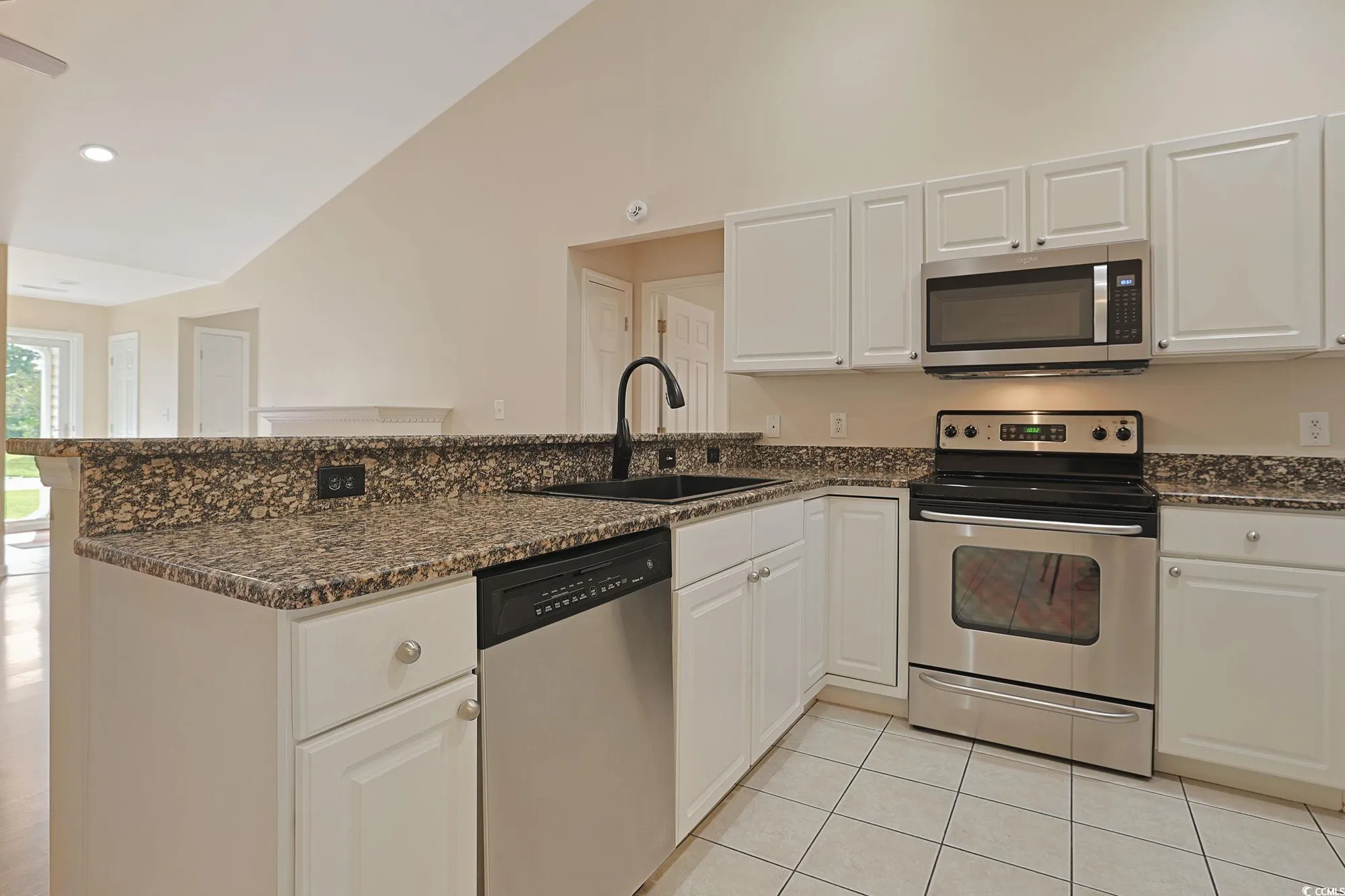 Property Slideshow image 8 of 34 | 6621 e sweetbriar trl, Myrtle Beach, SC, 29588