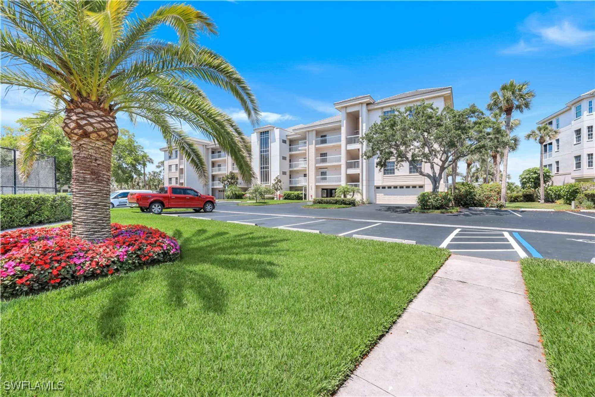 Property Slideshow image 36 of 48 | 4120 bayhead dr 202, Bonita Springs, FL, 34134
