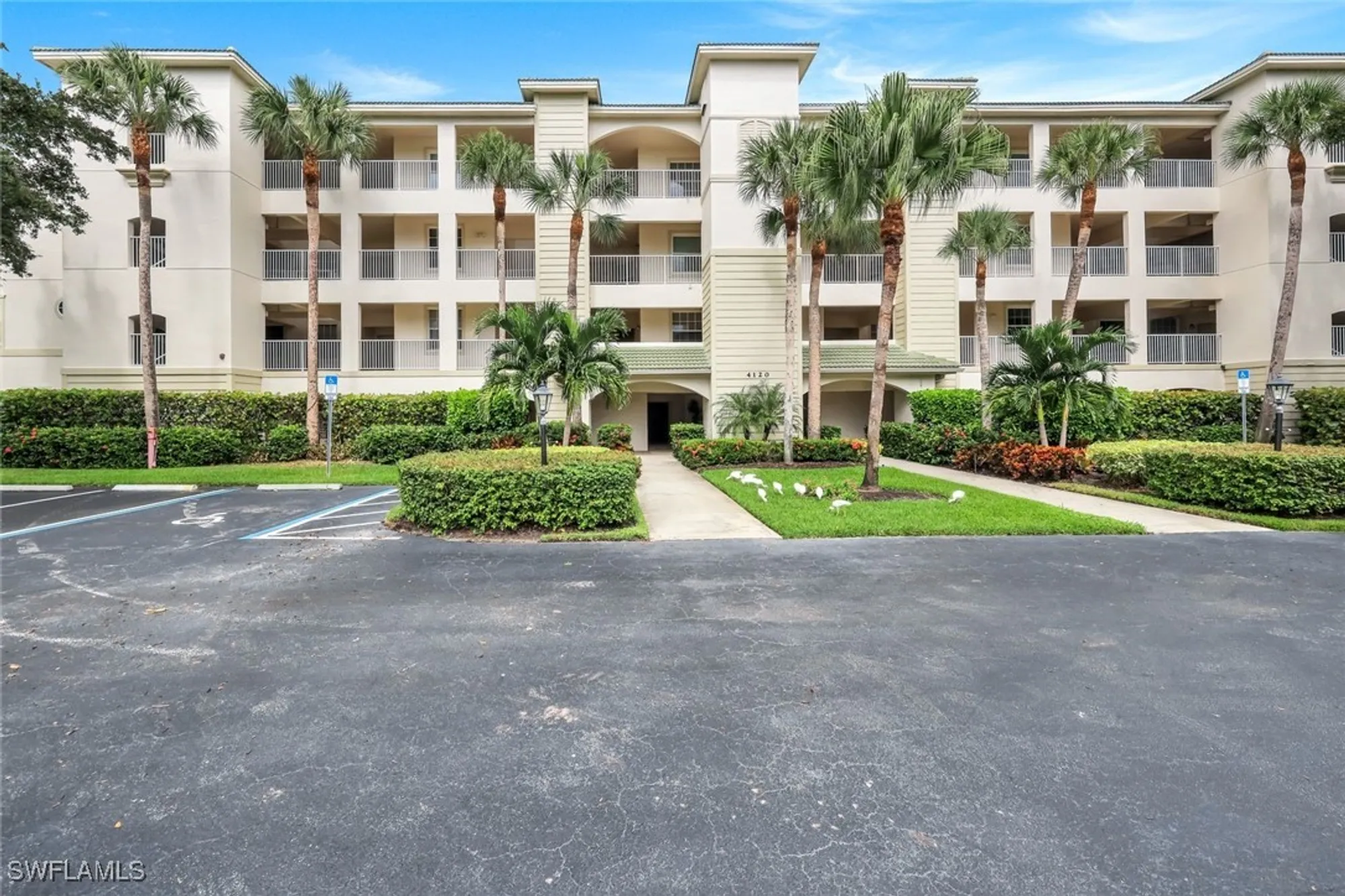 Property Slideshow image 38 of 48 | 4120 bayhead dr 202, Bonita Springs, FL, 34134