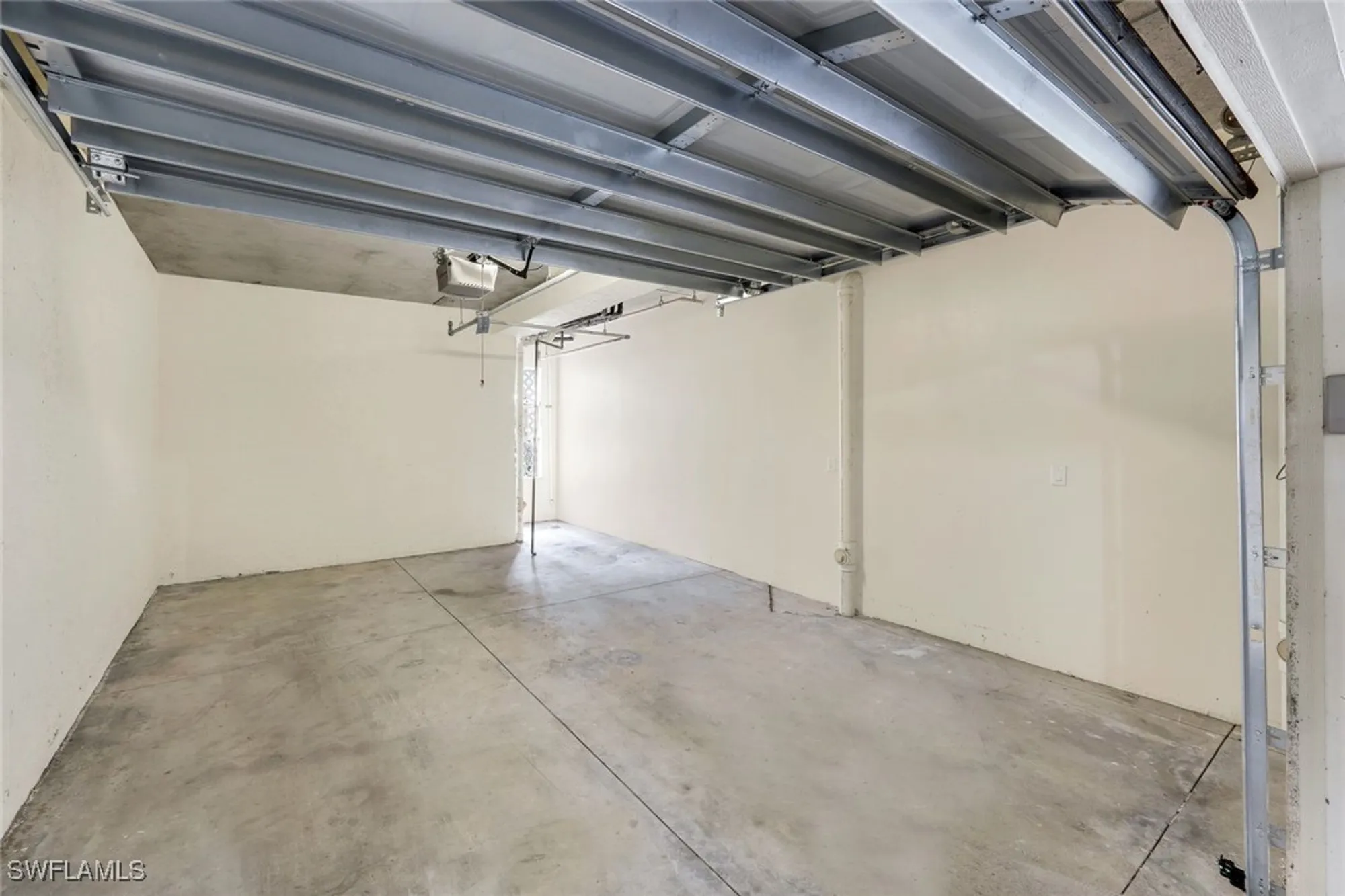 Property Slideshow image 31 of 48 | 4120 bayhead dr 202, Bonita Springs, FL, 34134