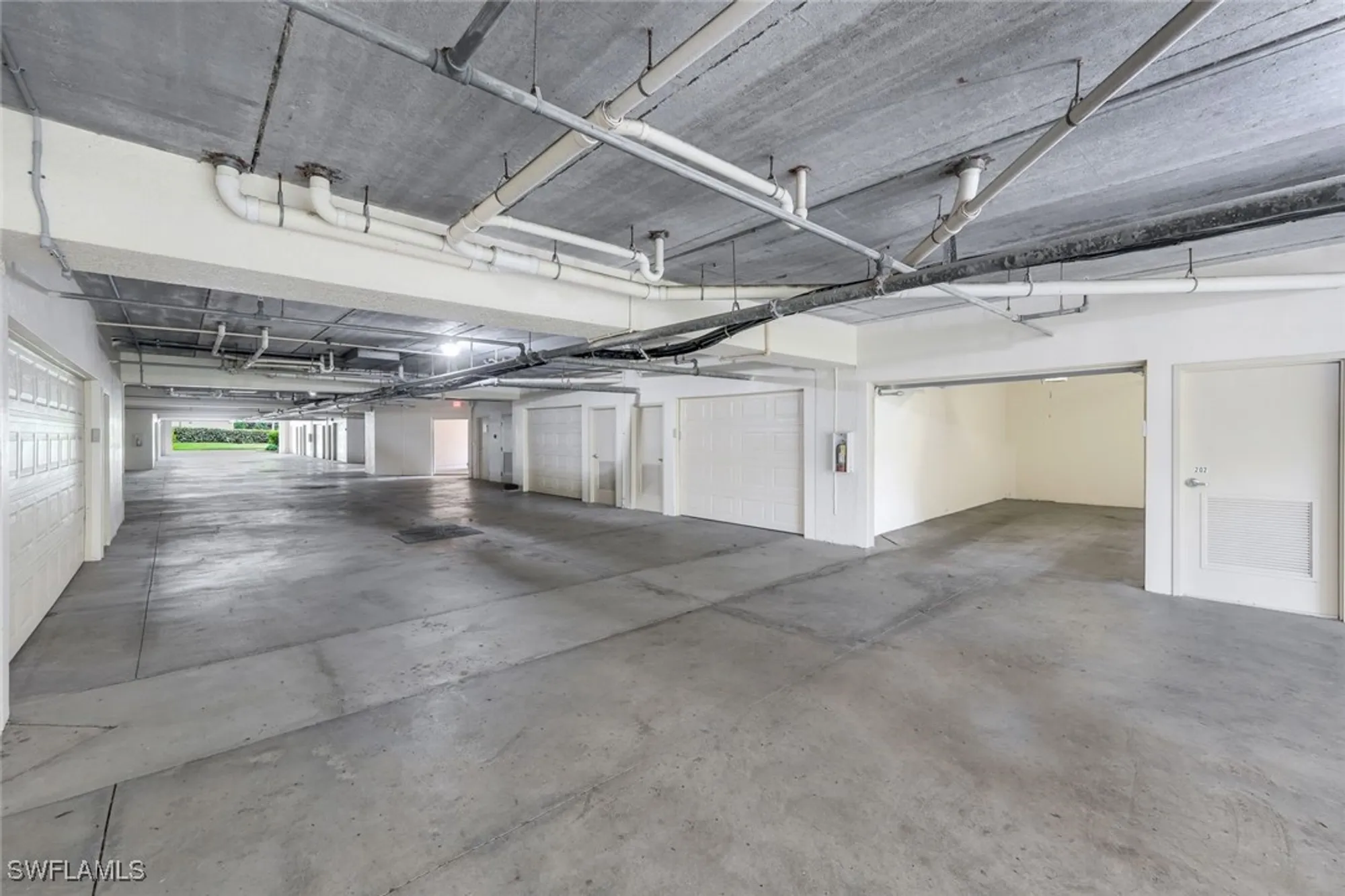 Property Slideshow image 32 of 48 | 4120 bayhead dr 202, Bonita Springs, FL, 34134