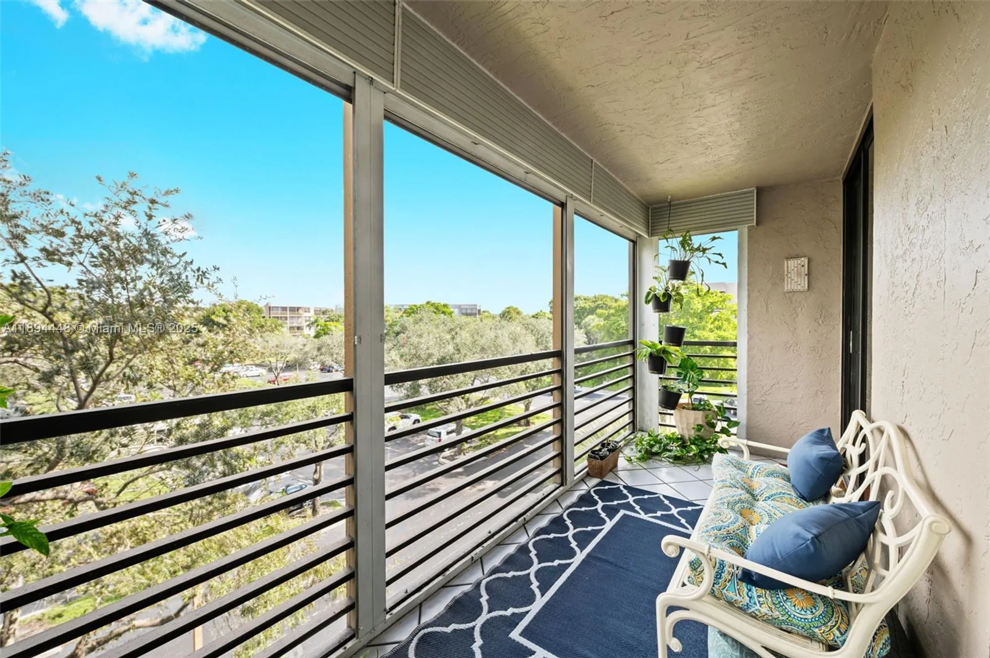 Property Slideshow image 15 of 27 | 900 colony point cir 414, Pembroke Pines, FL, 33026