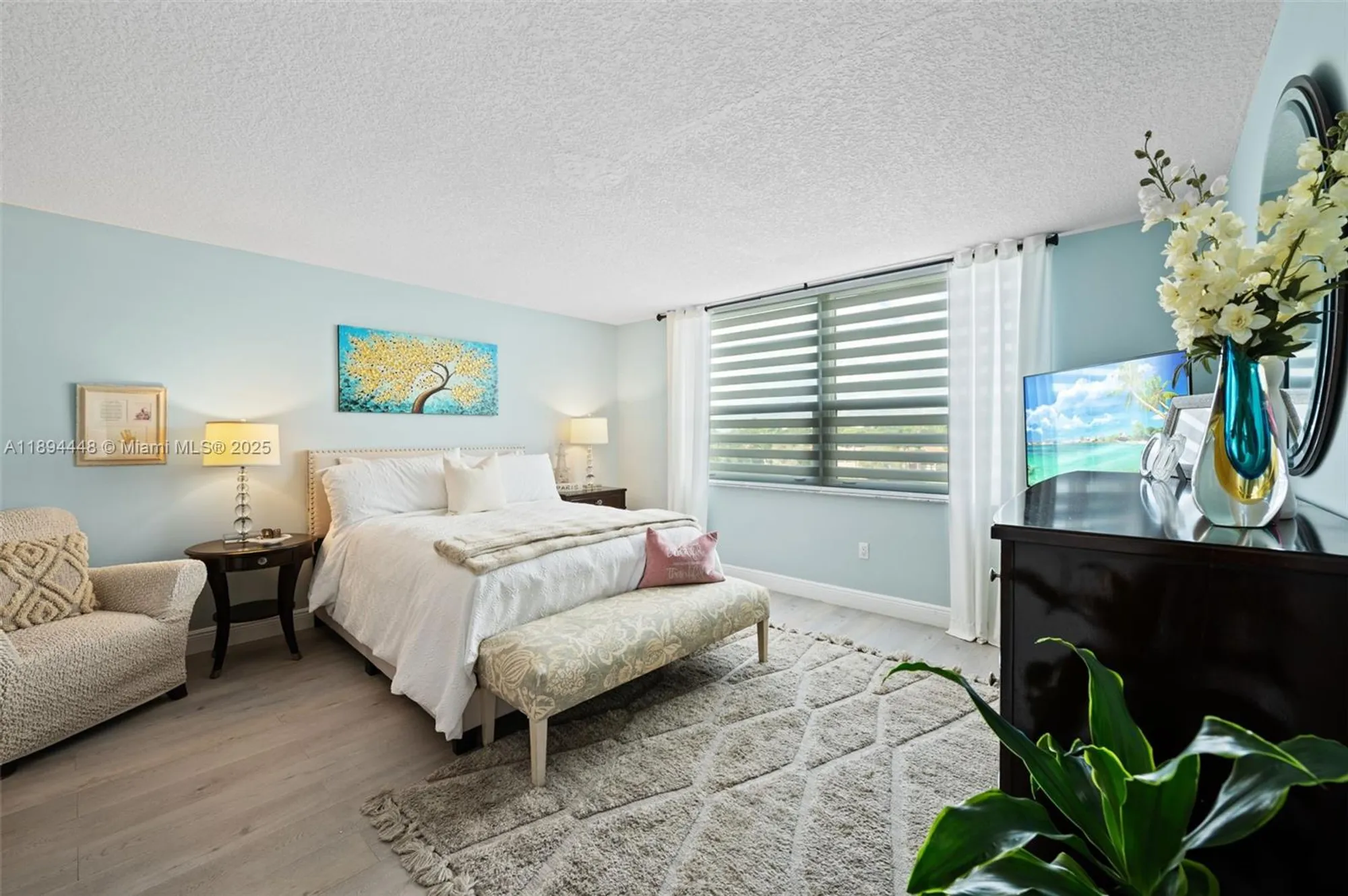 Property Slideshow image 16 of 27 | 900 colony point cir 414, Pembroke Pines, FL, 33026