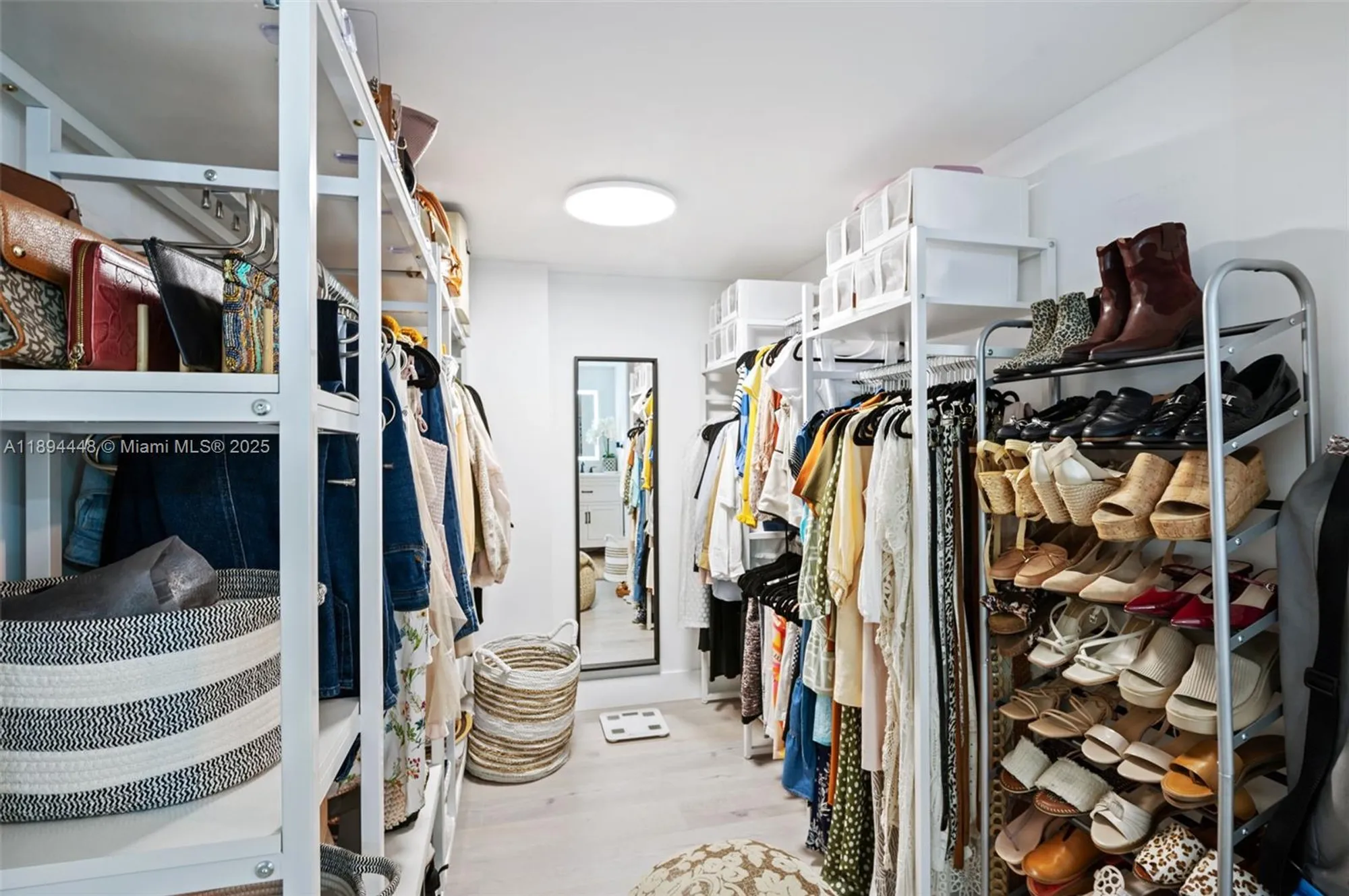 Property Slideshow image 19 of 27 | 900 colony point cir 414, Pembroke Pines, FL, 33026