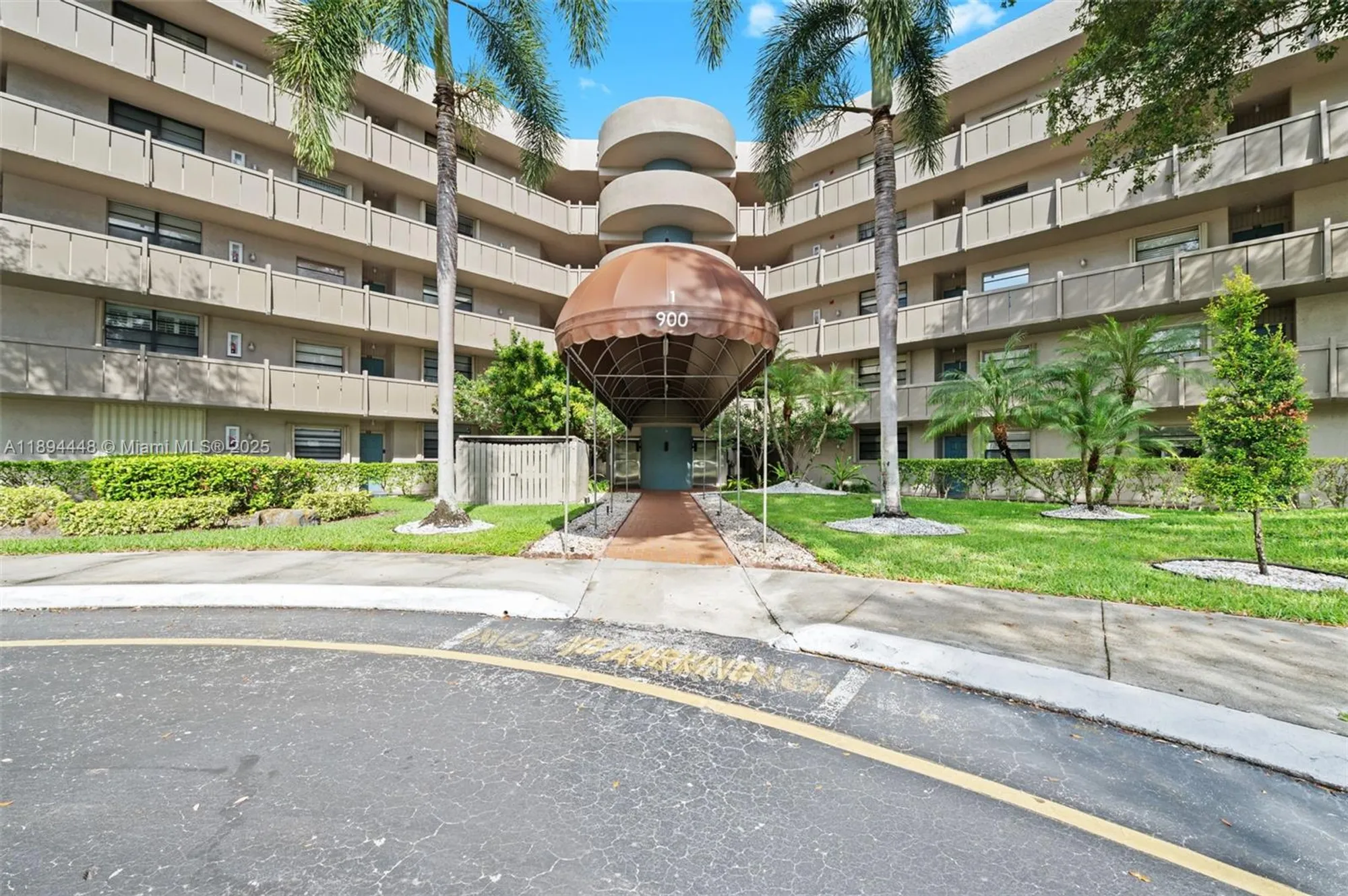 Property Slideshow image 24 of 27 | 900 colony point cir 414, Pembroke Pines, FL, 33026