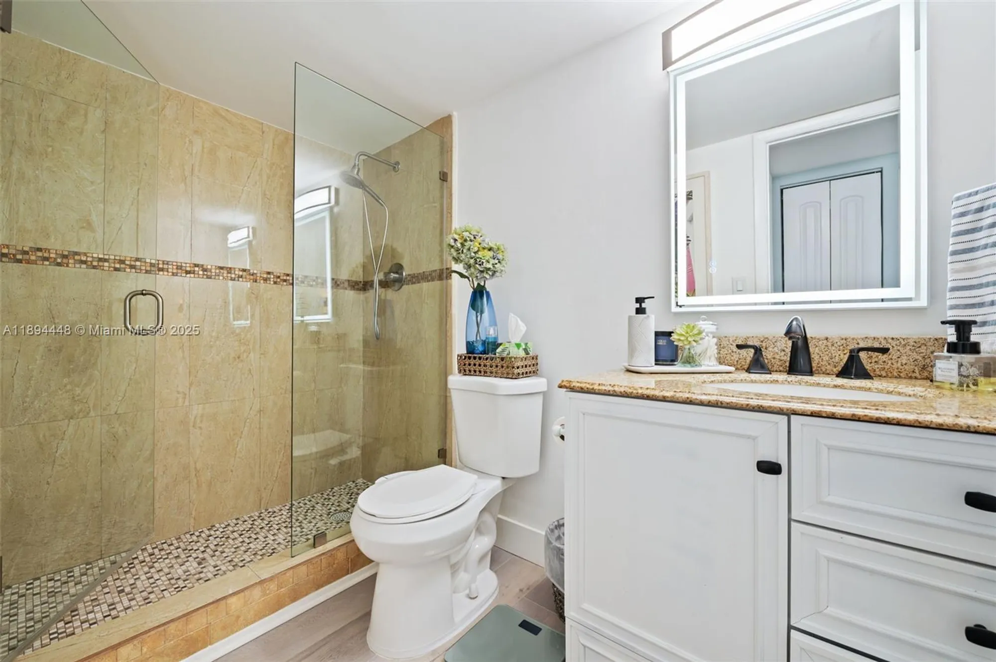 Property Slideshow image 22 of 27 | 900 colony point cir 414, Pembroke Pines, FL, 33026