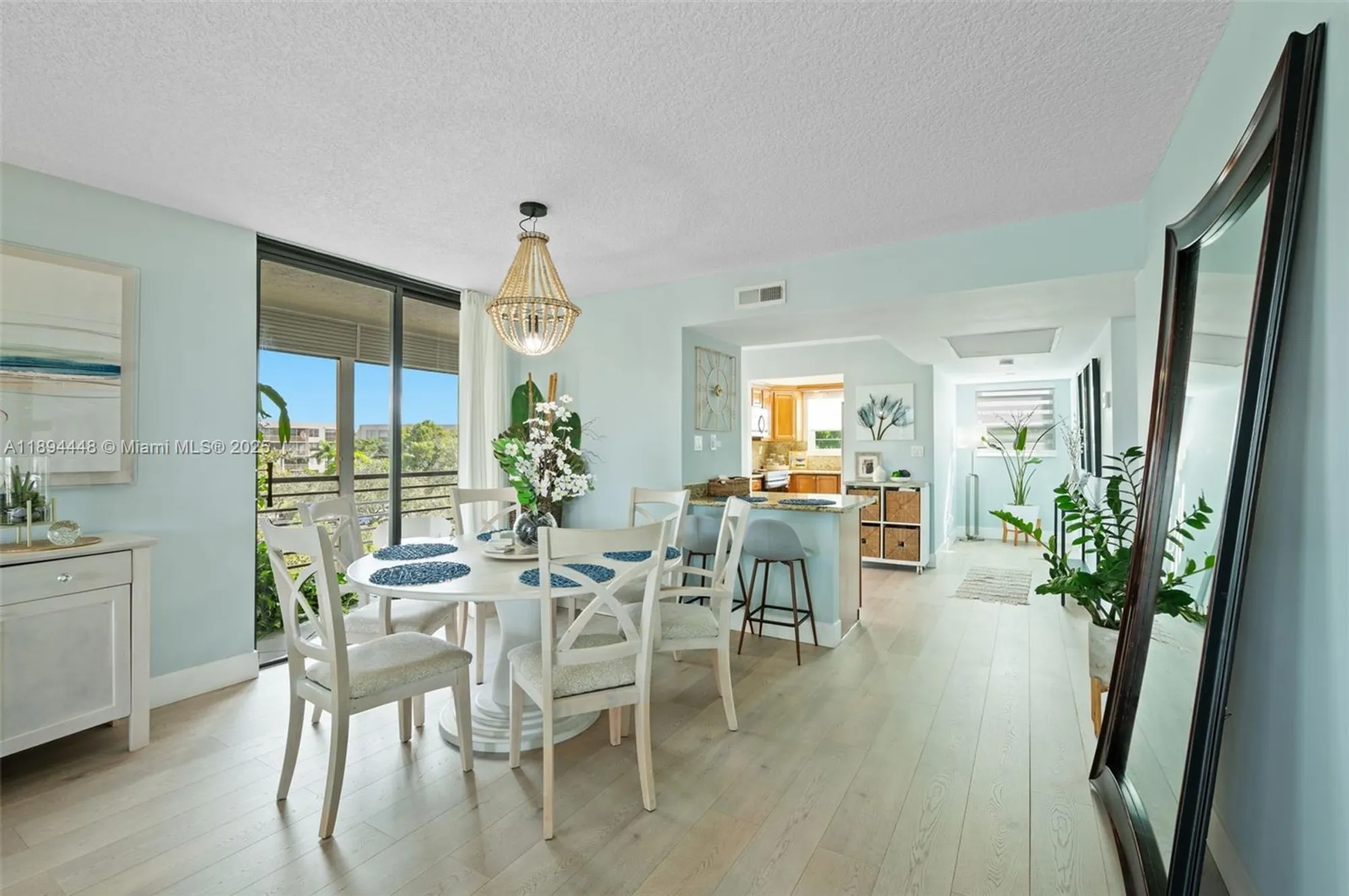 Property Slideshow image 9 of 27 | 900 colony point cir 414, Pembroke Pines, FL, 33026