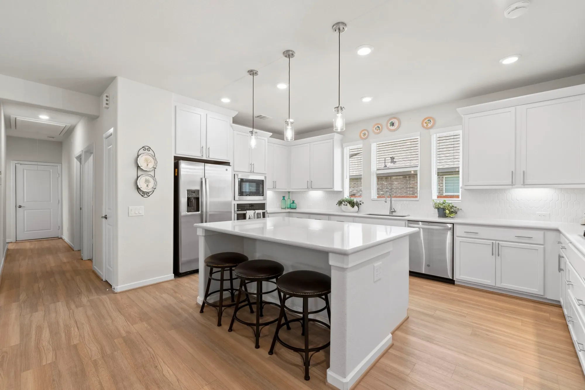 Property Slideshow image 11 of 38 | 247 n wild petunia trl, Montgomery, TX, 77316