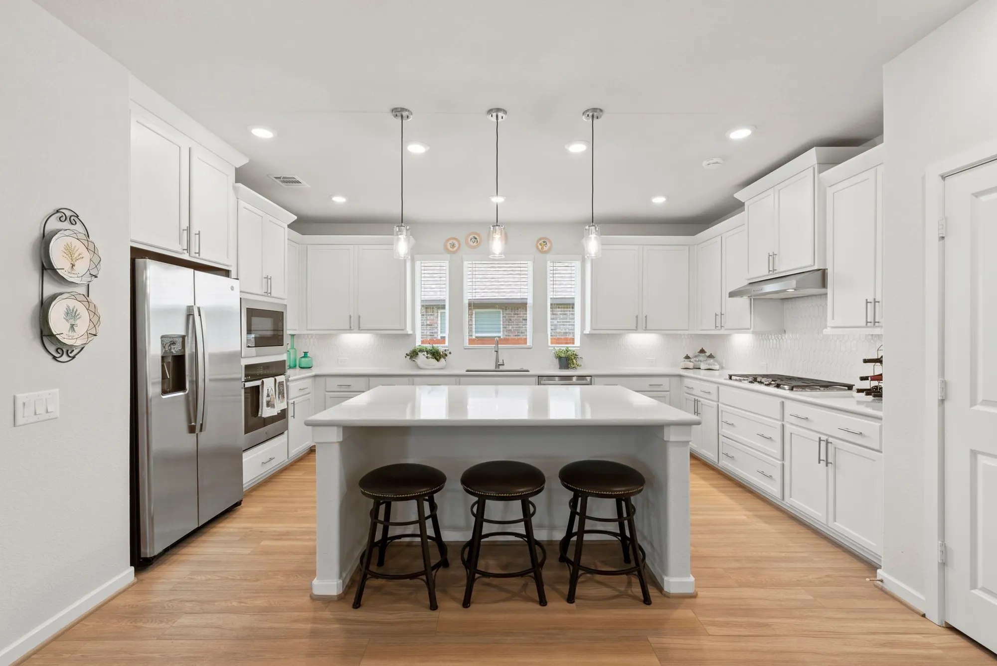 Property Slideshow image 13 of 38 | 247 n wild petunia trl, Montgomery, TX, 77316