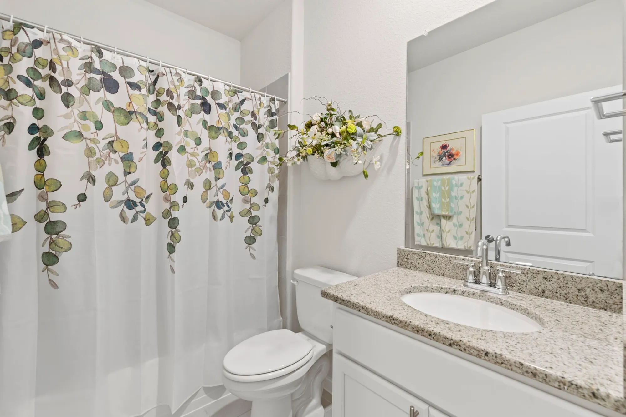 Property Slideshow image 24 of 38 | 247 n wild petunia trl, Montgomery, TX, 77316