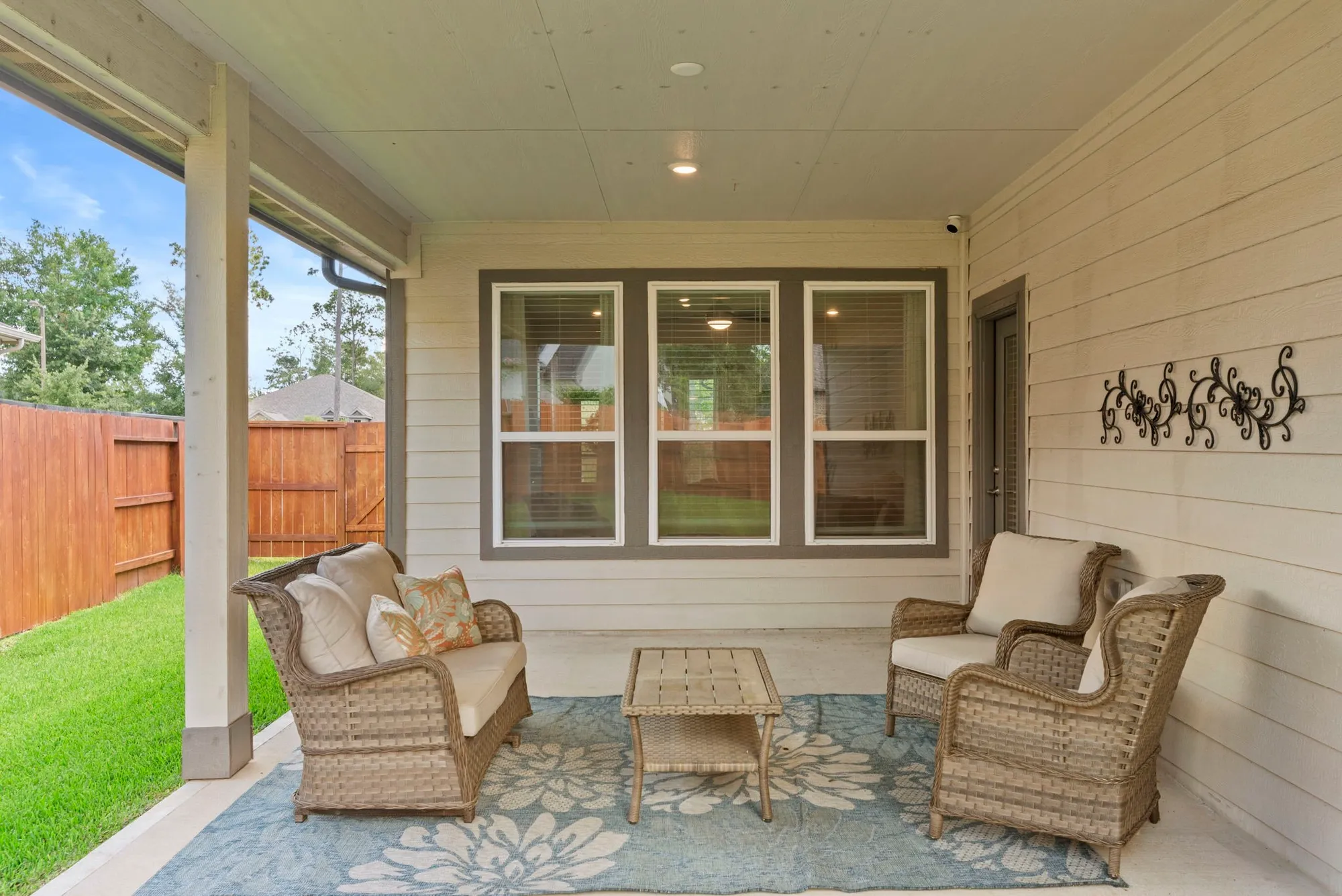 Property Slideshow image 27 of 38 | 247 n wild petunia trl, Montgomery, TX, 77316