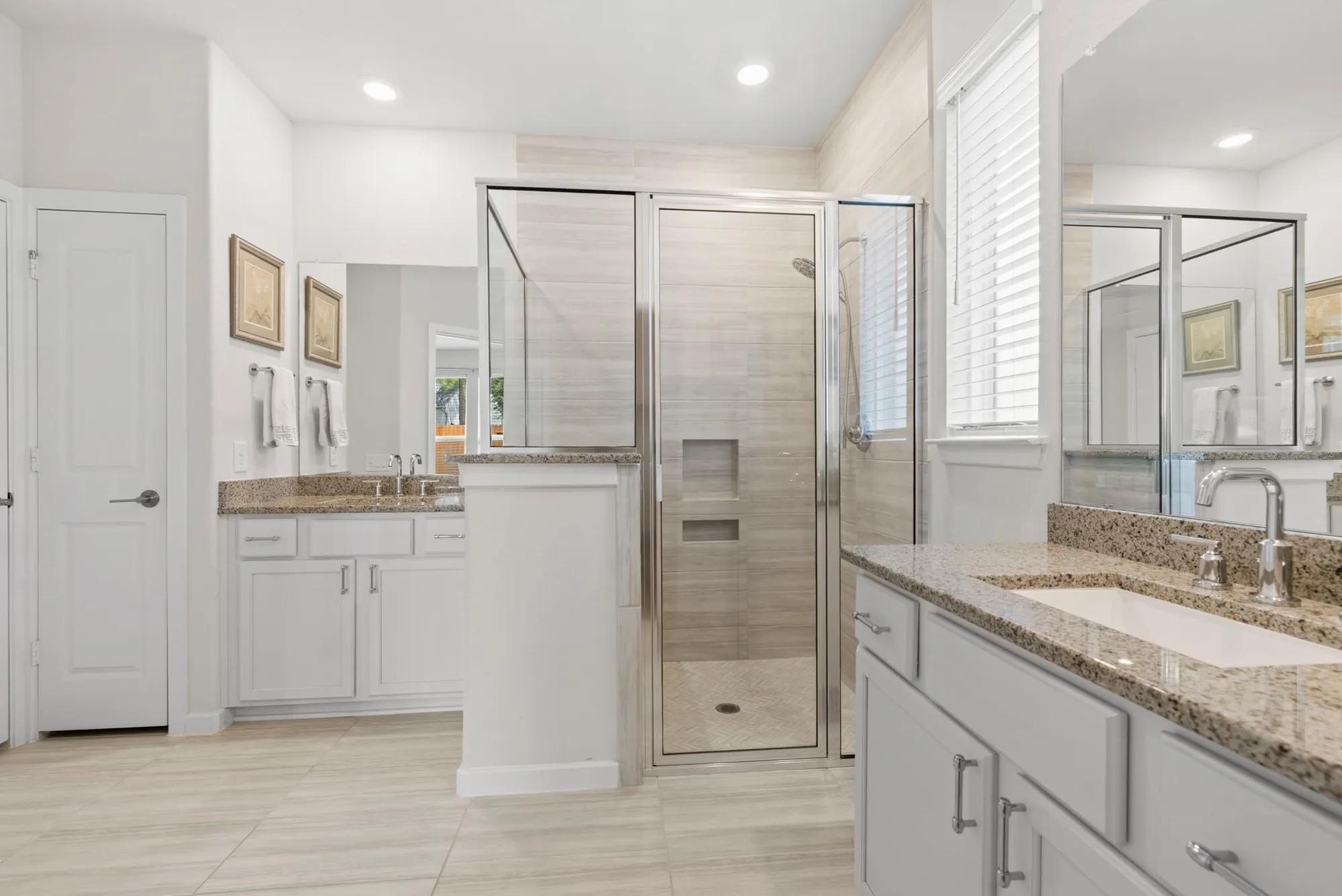 Property Slideshow image 20 of 38 | 247 n wild petunia trl, Montgomery, TX, 77316