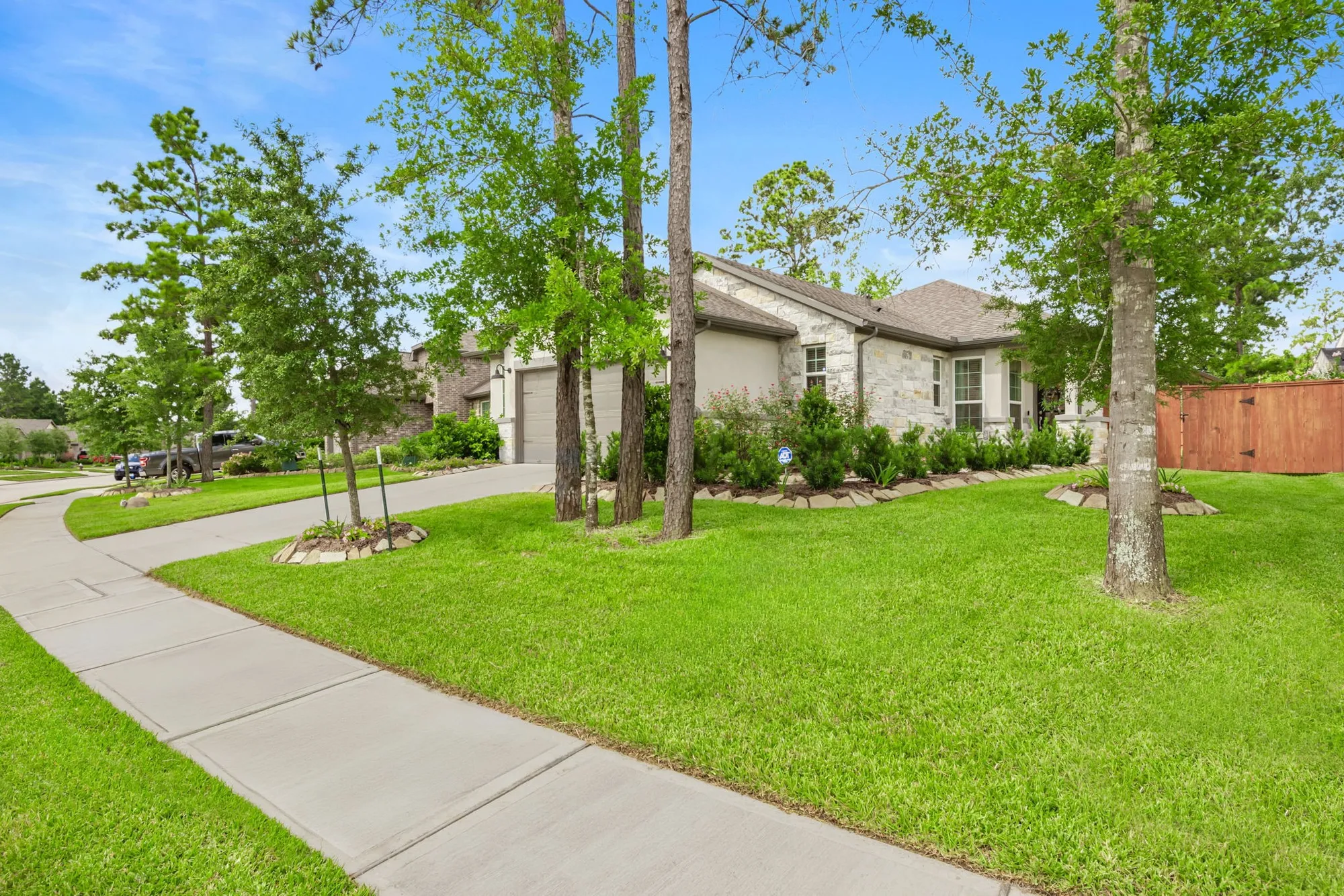 Property Slideshow image 30 of 38 | 247 n wild petunia trl, Montgomery, TX, 77316