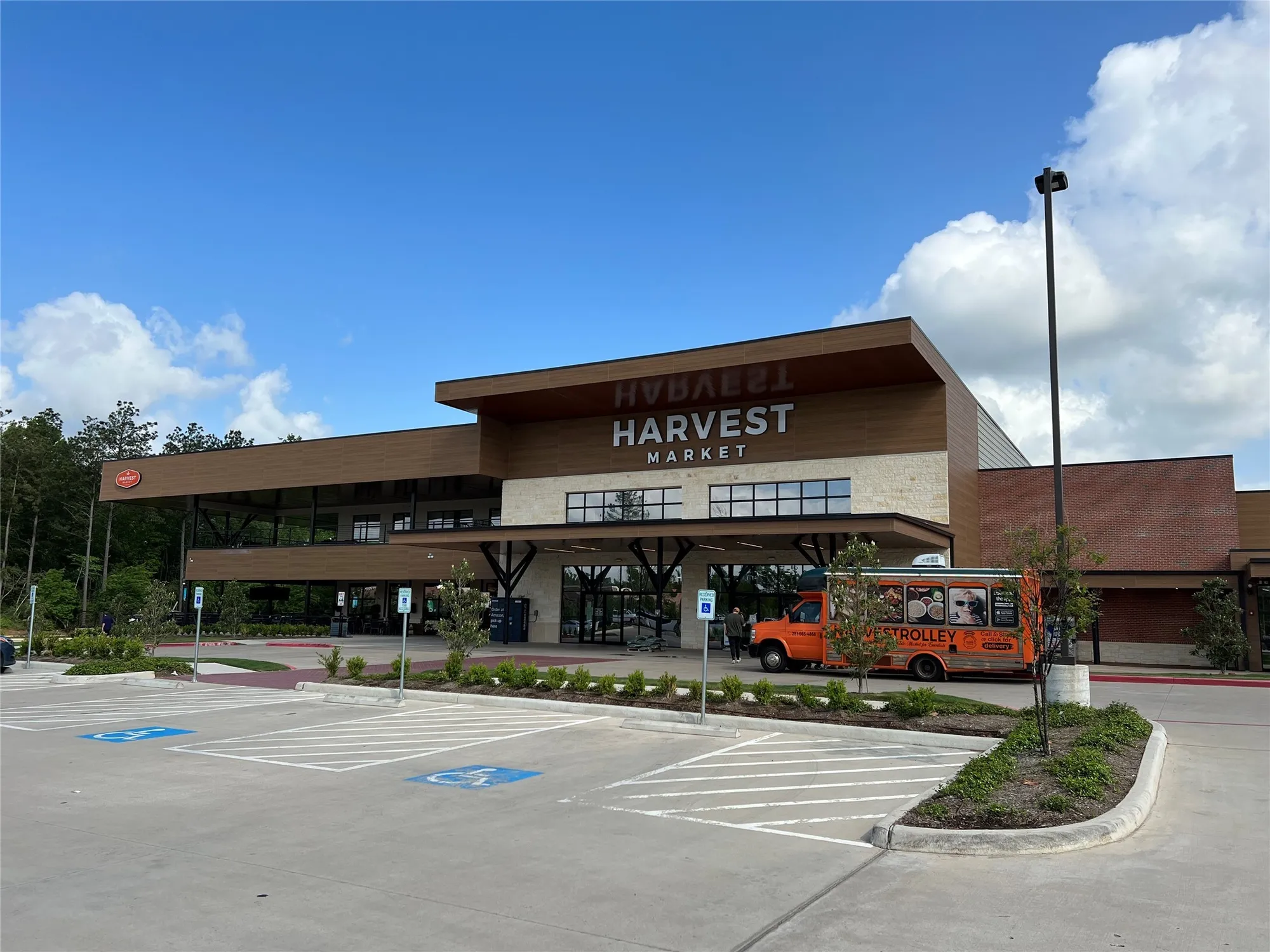 Property Slideshow image 32 of 38 | 247 n wild petunia trl, Montgomery, TX, 77316