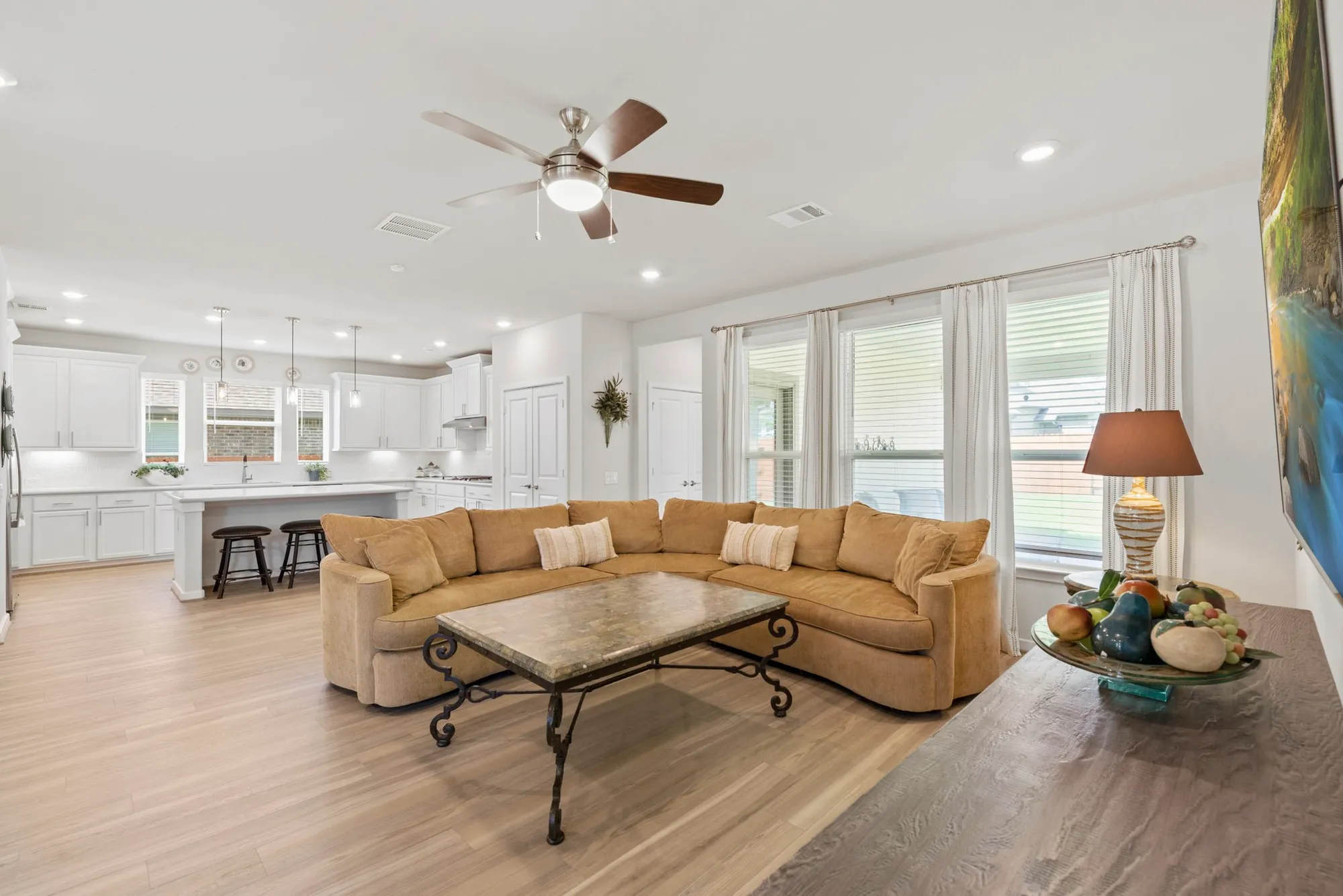 Property Slideshow image 6 of 38 | 247 n wild petunia trl, Montgomery, TX, 77316