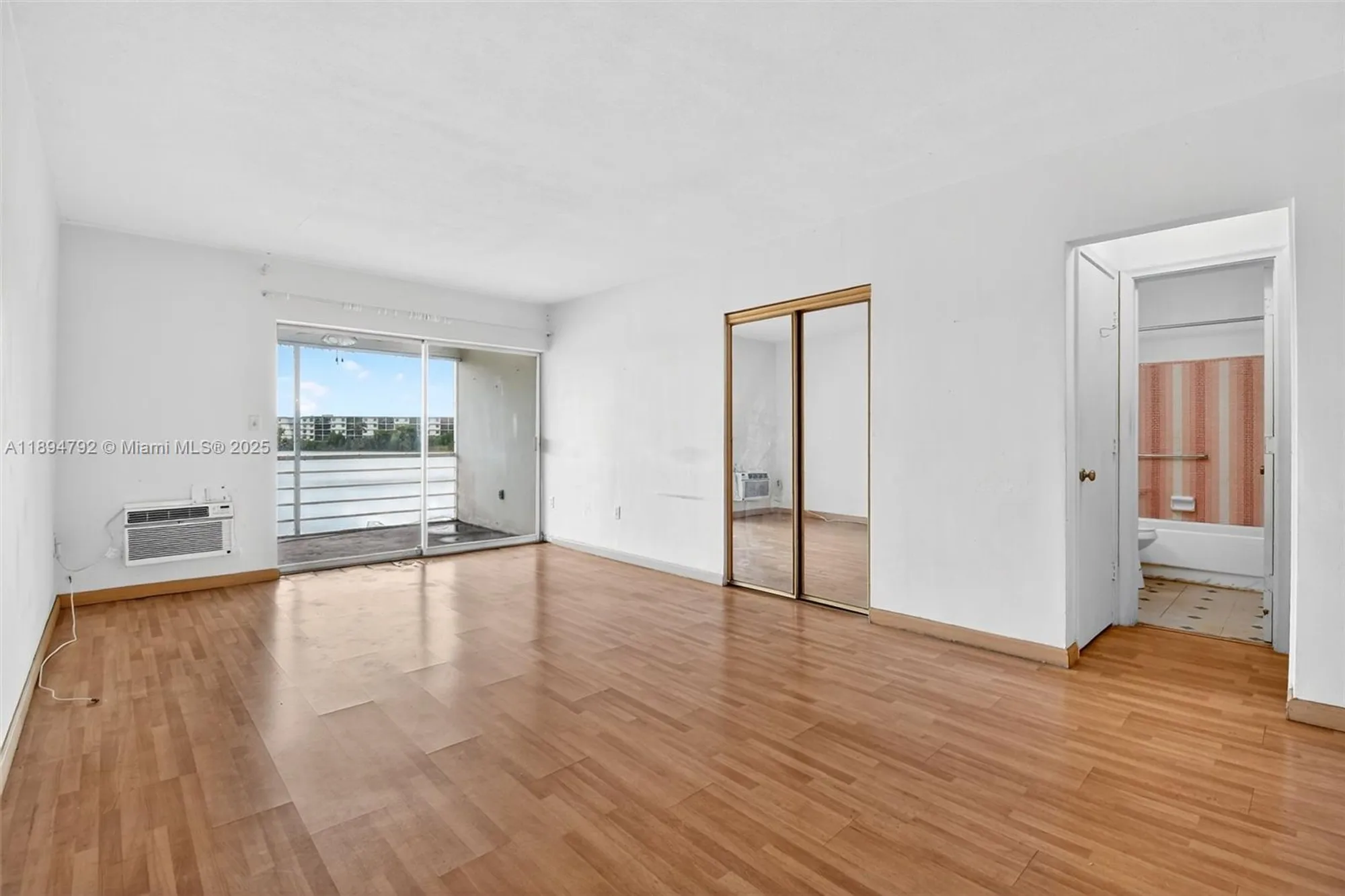 Property Slideshow image 10 of 22 | 245 ne 191st st apt 3022, Miami, FL, 33179