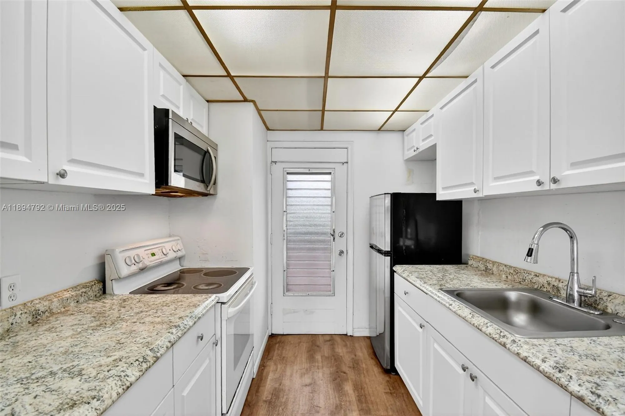 Property Slideshow image 12 of 22 | 245 ne 191st st apt 3022, Miami, FL, 33179