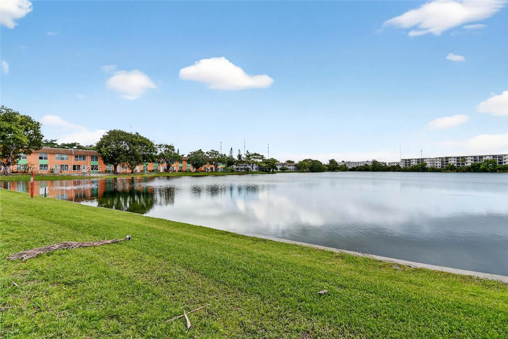 Property Slideshow image 4 of 22 | 245 ne 191st st apt 3022, Miami, FL, 33179