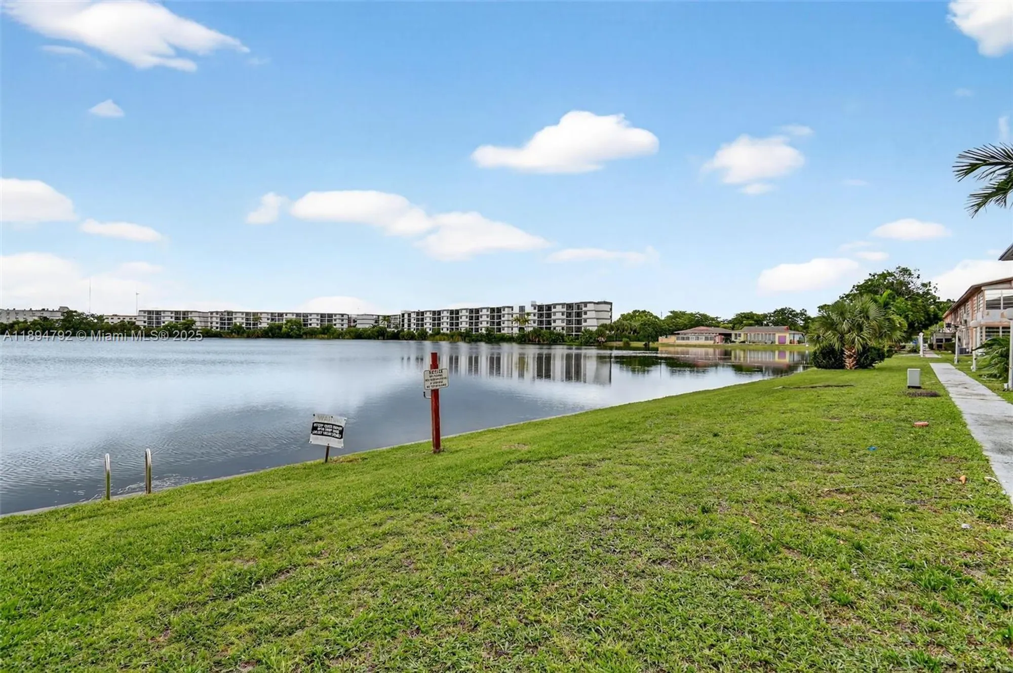 Property Slideshow image 5 of 22 | 245 ne 191st st apt 3022, Miami, FL, 33179