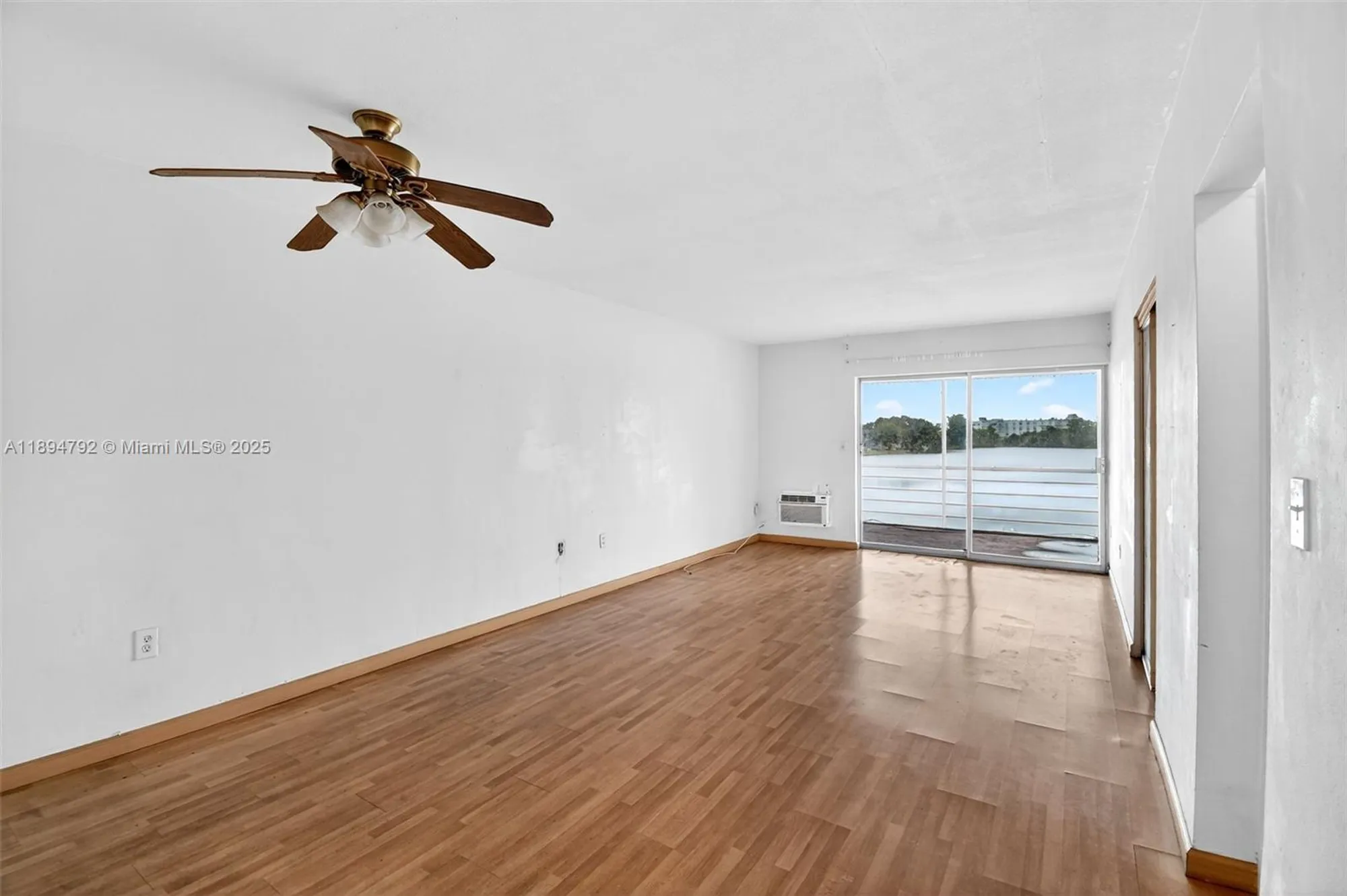Property Slideshow image 8 of 22 | 245 ne 191st st apt 3022, Miami, FL, 33179