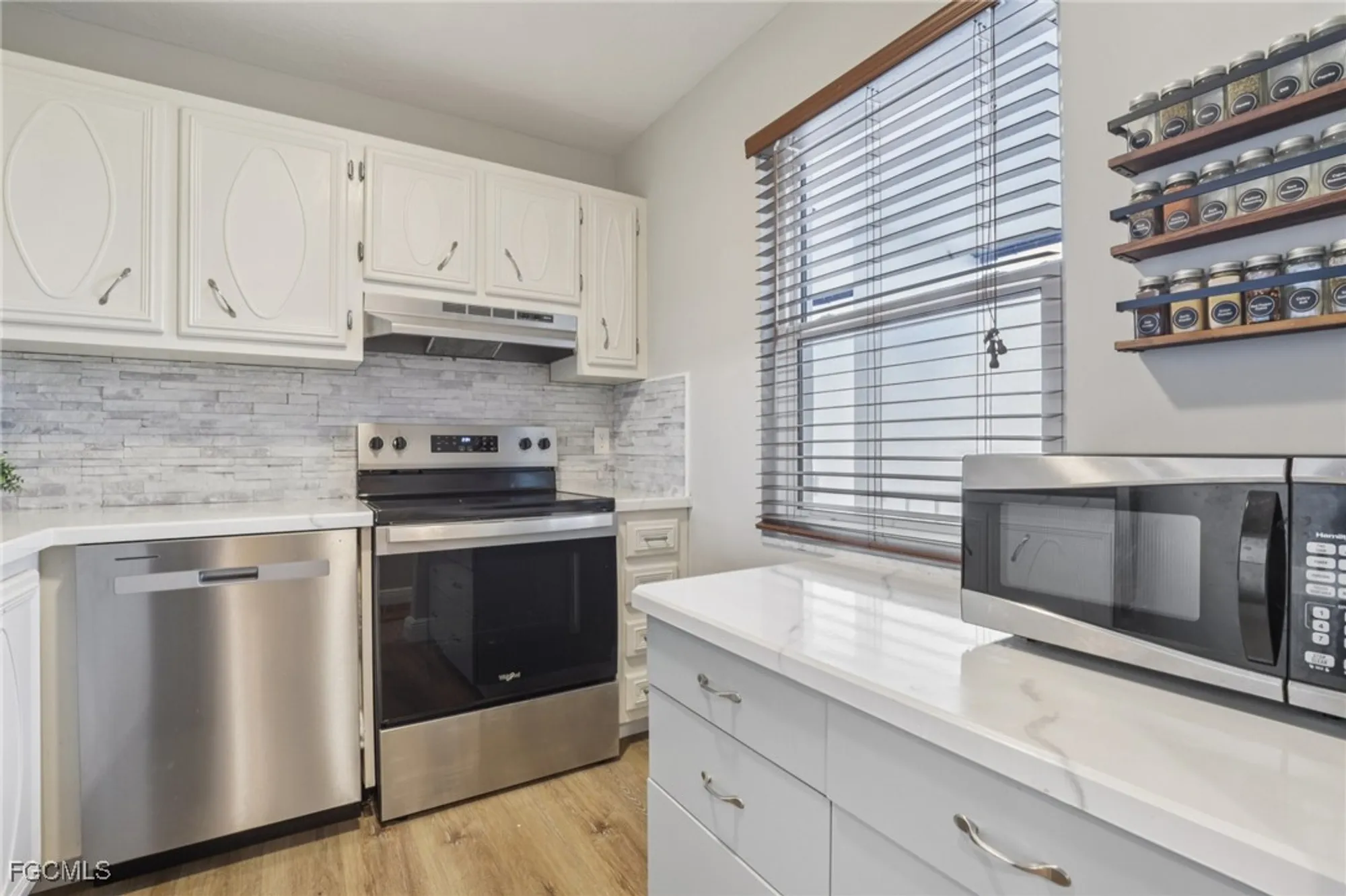 Property Slideshow image 14 of 26 | 1724 pine valley dr 310, Fort Myers, FL, 33907