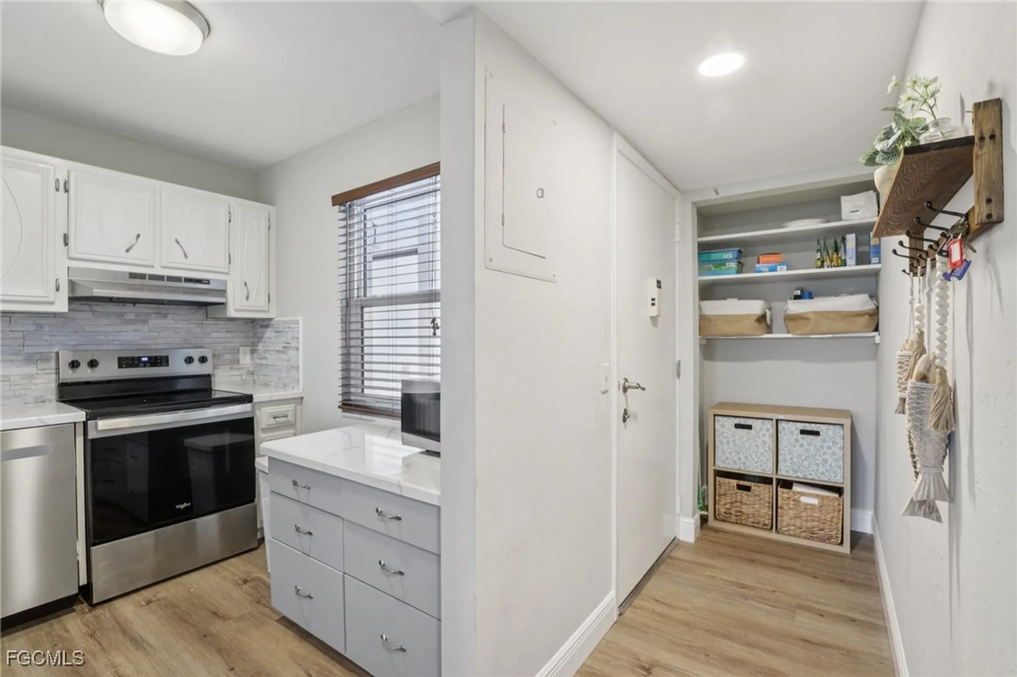 Property Slideshow image 15 of 26 | 1724 pine valley dr 310, Fort Myers, FL, 33907